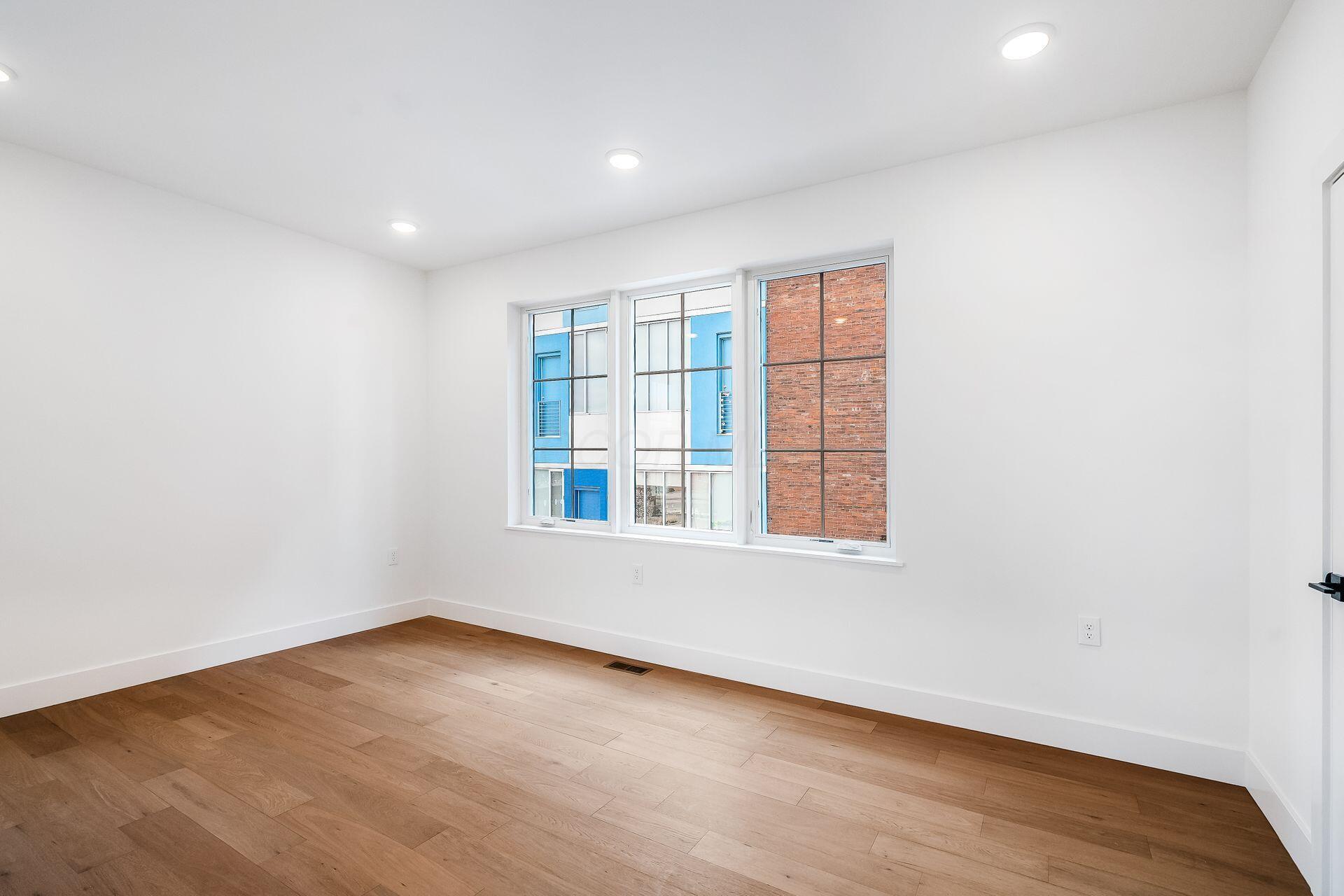 112 E Lafayette Street Property Photo 9