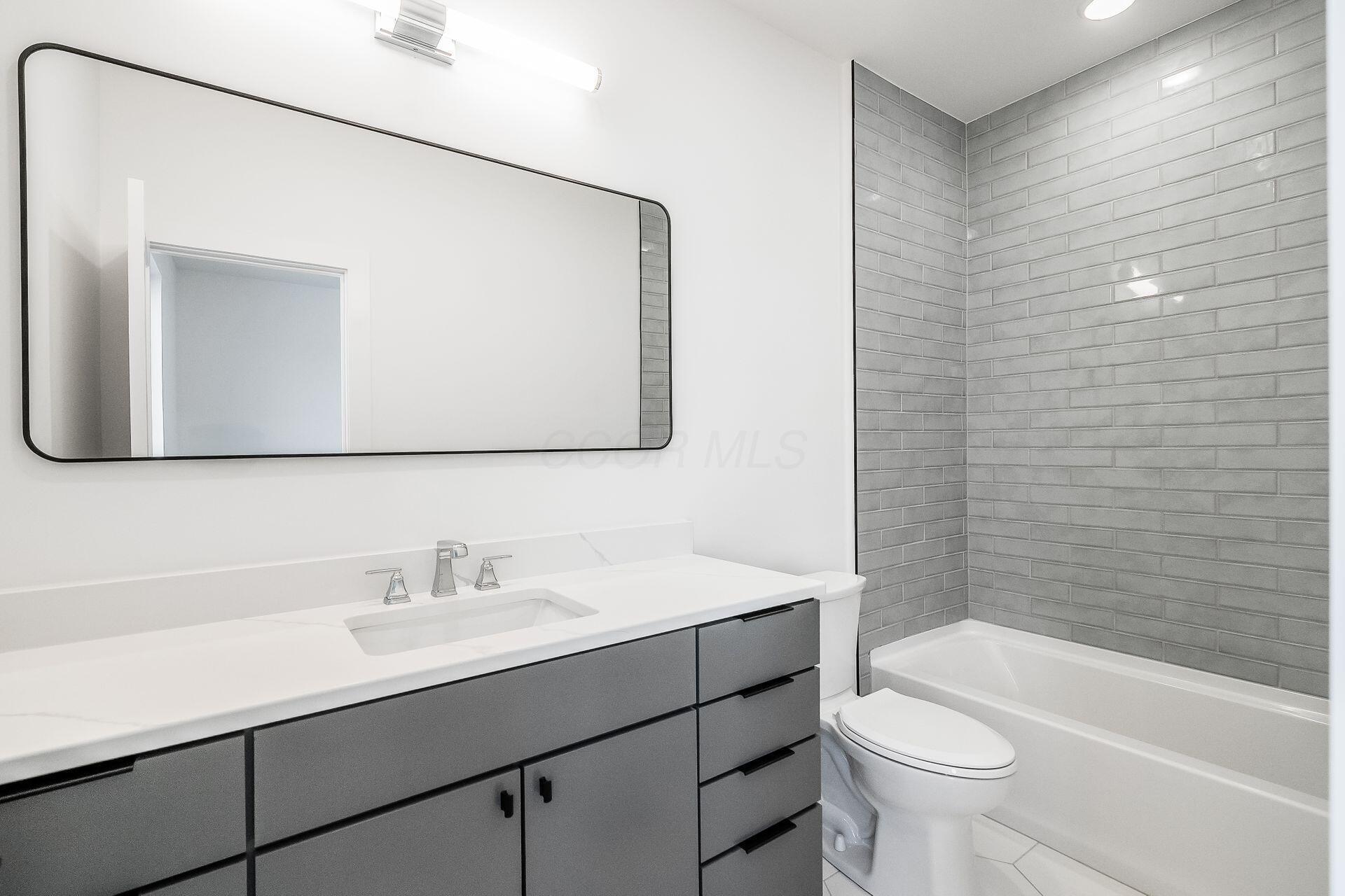 112 E Lafayette Street Property Photo 13