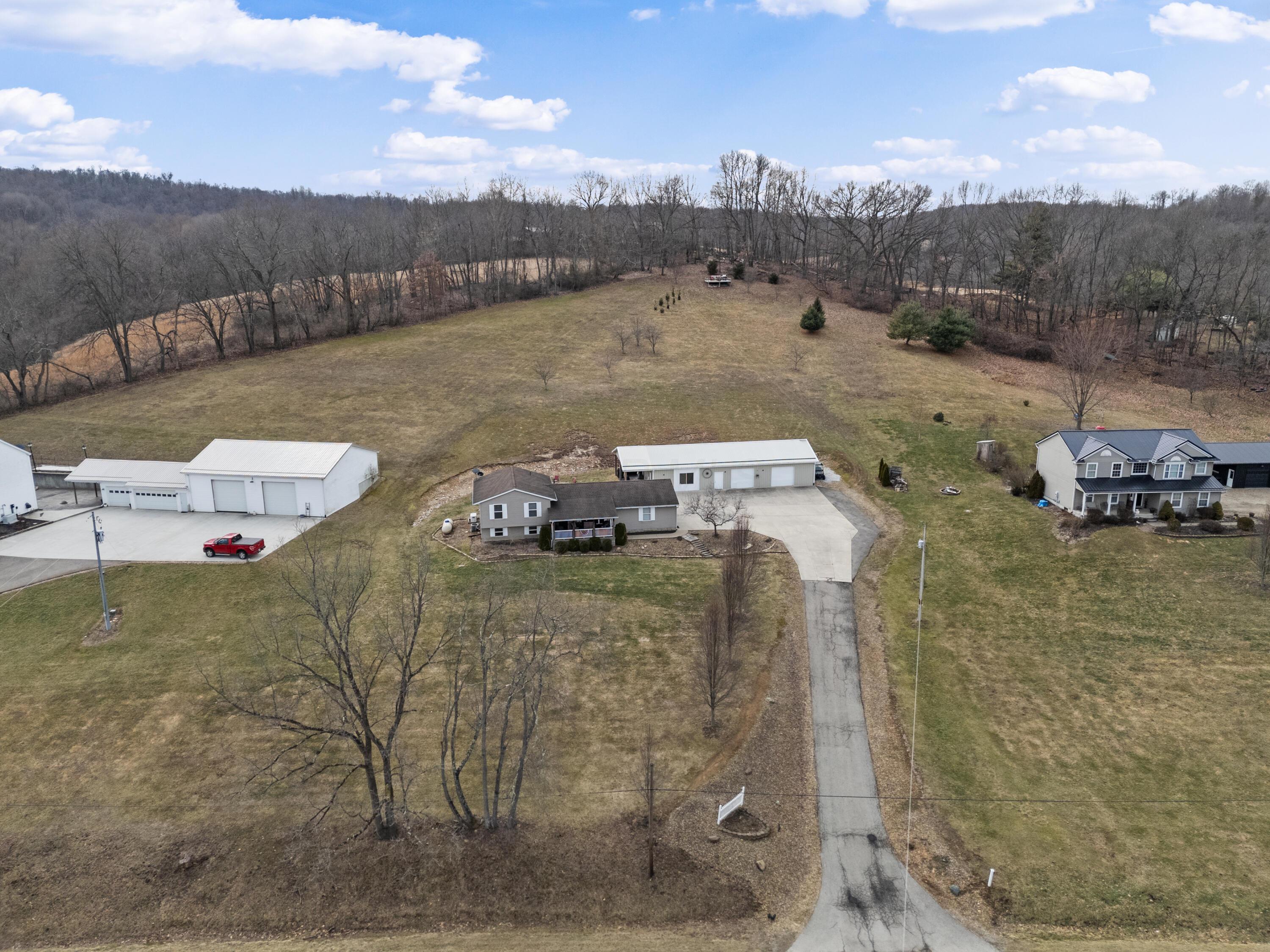 6418 Brownsville Road Se Property Photo 3