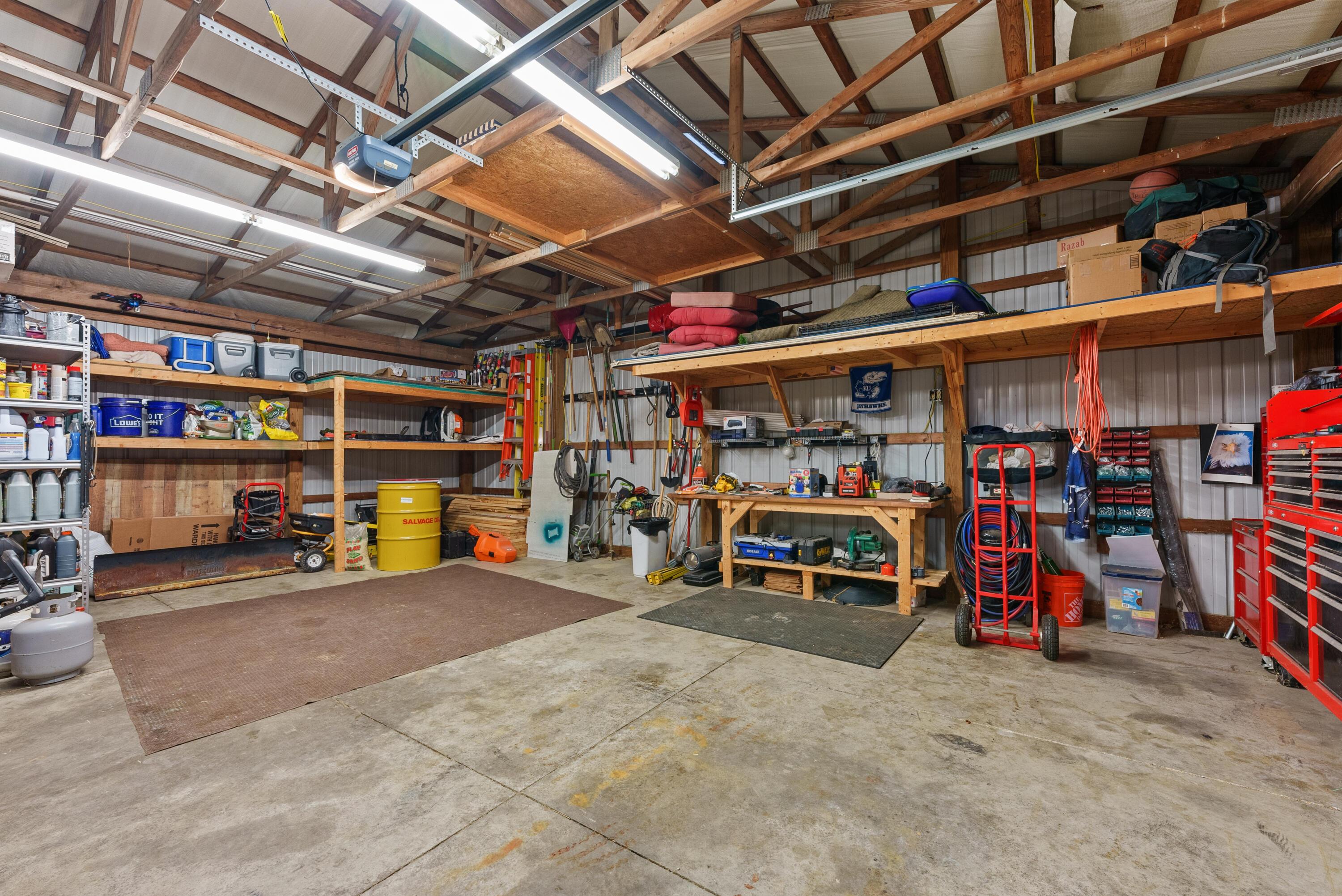 6418 Brownsville Road Se Property Photo 11