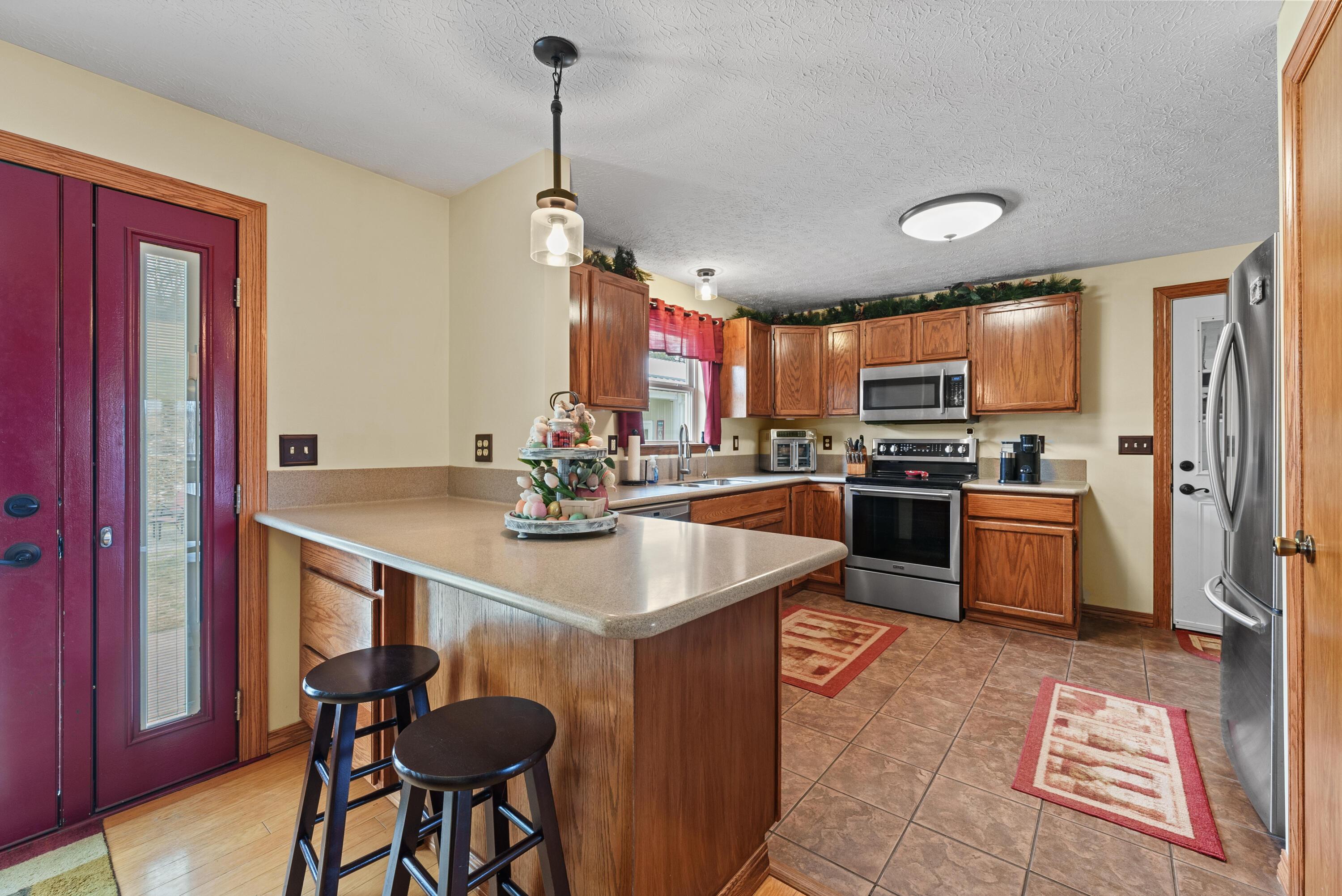 6418 Brownsville Road Se Property Photo 15