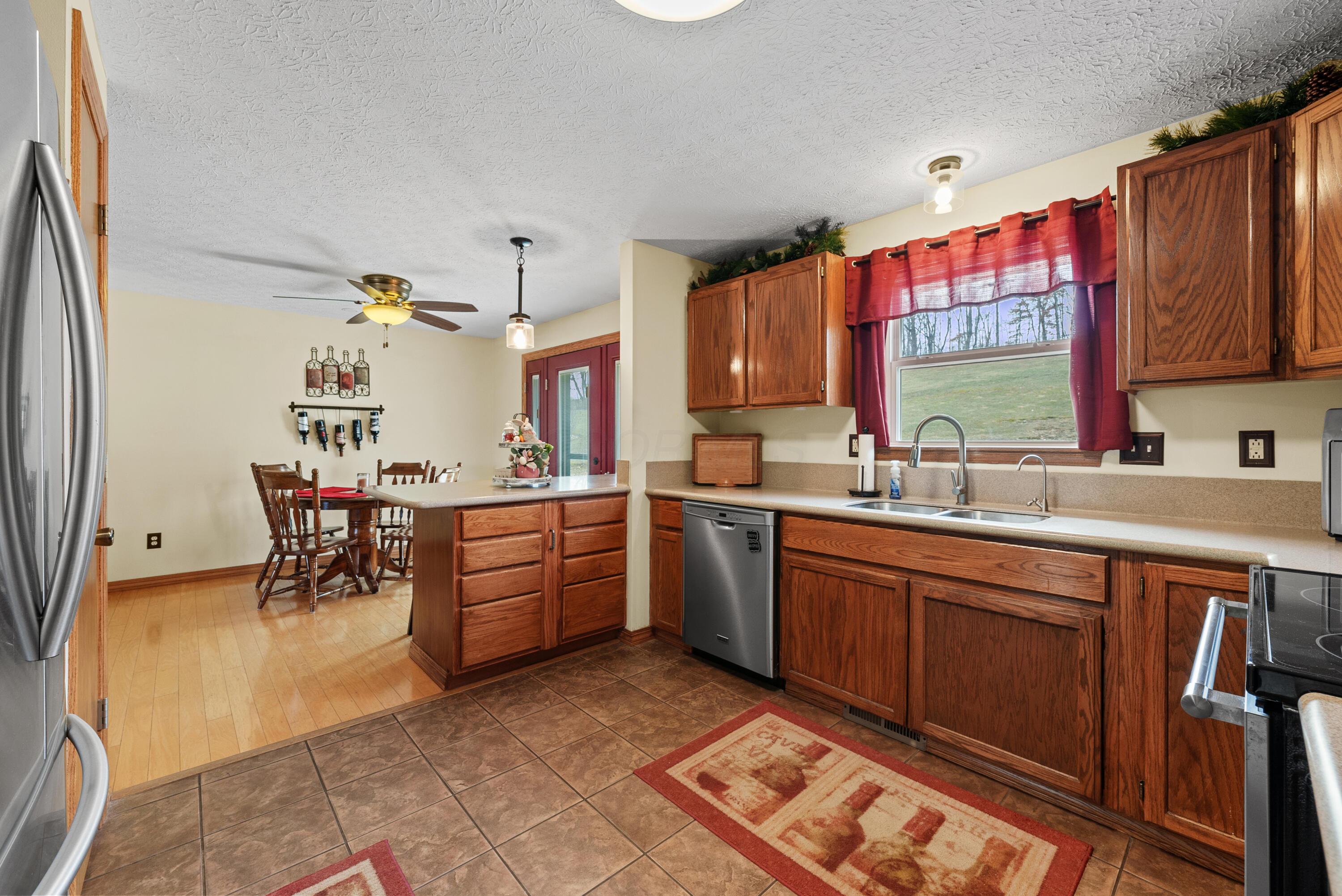 6418 Brownsville Road Se Property Photo 16