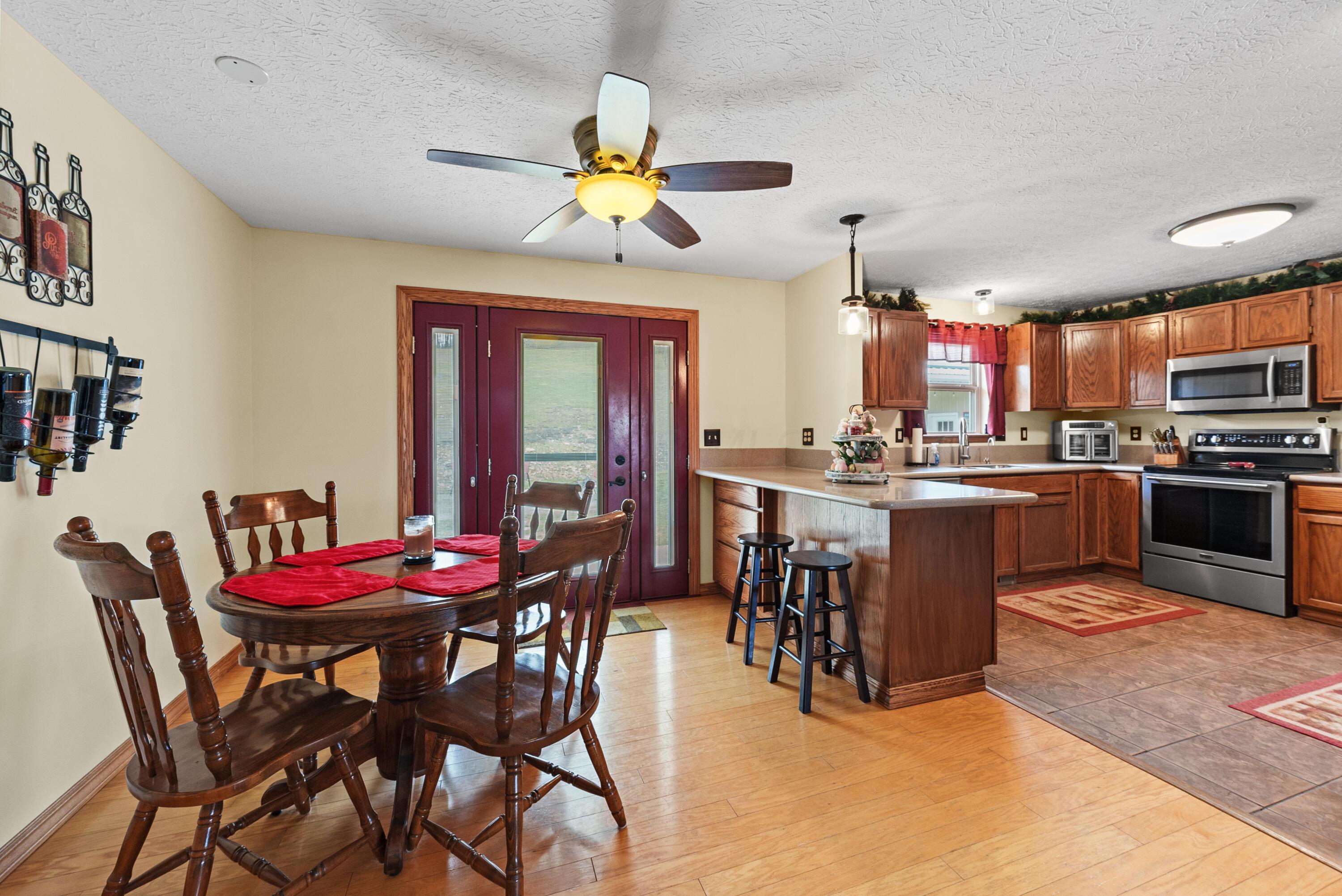 6418 Brownsville Road Se Property Photo 20