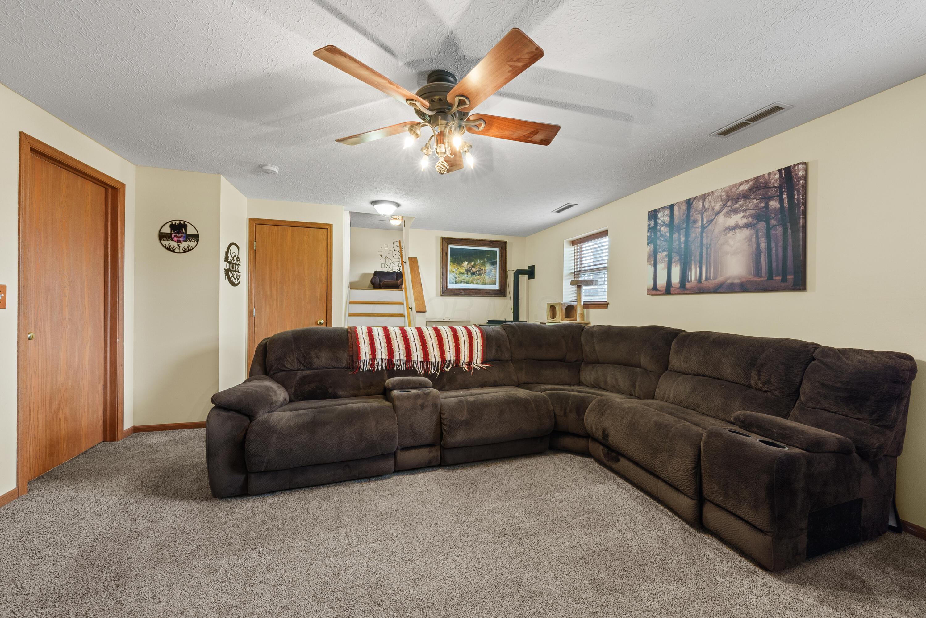 6418 Brownsville Road Se Property Photo 27