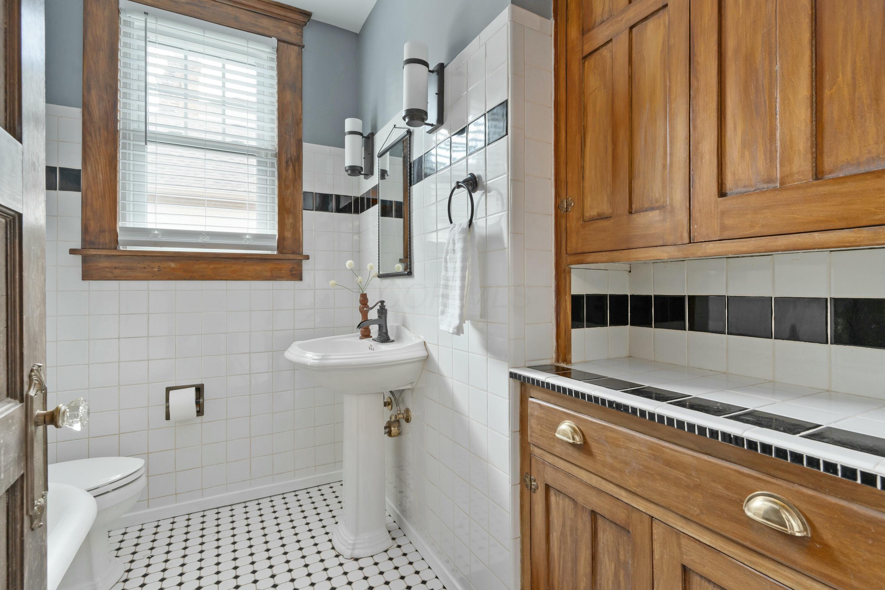 327 Thurman Avenue Property Photo 17