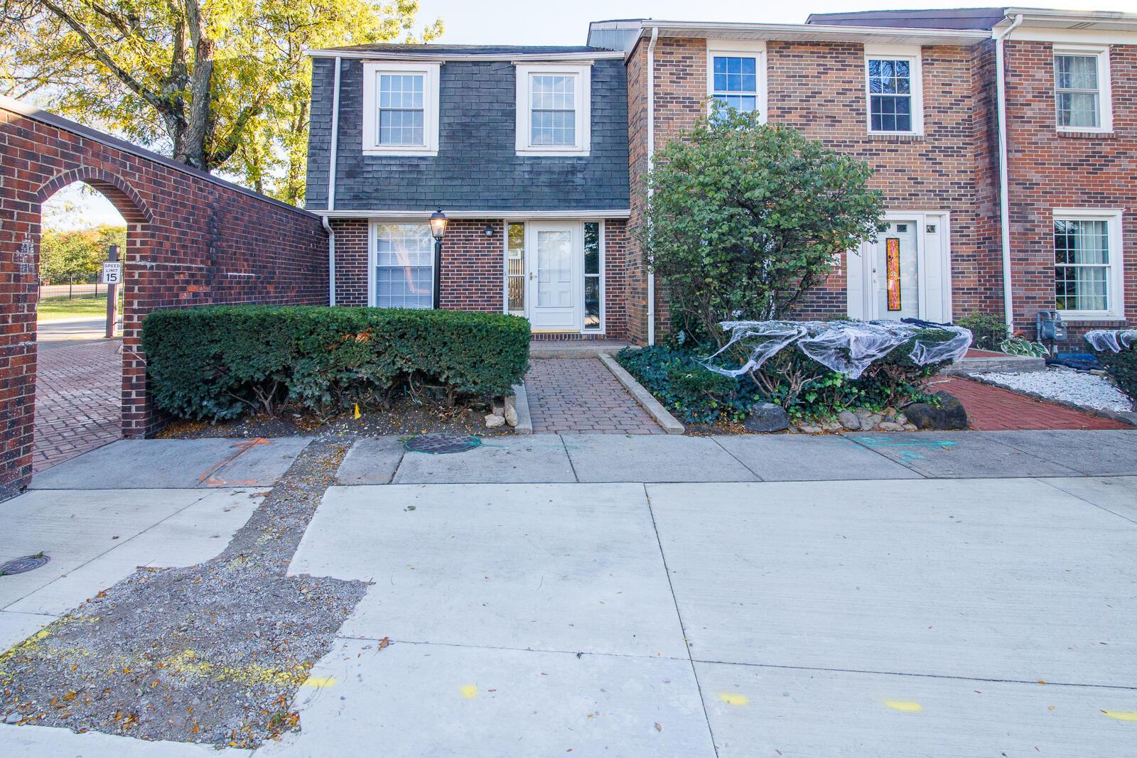 557 Simbury Street Property Photo 1