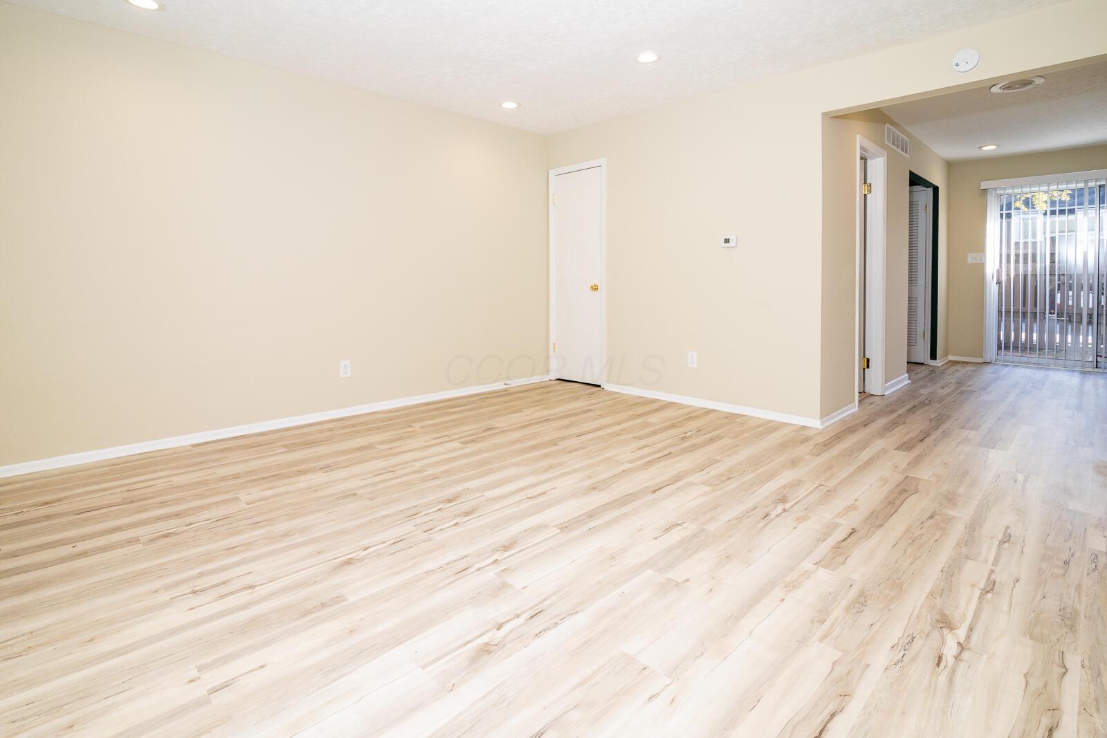 557 Simbury Street Property Photo 11