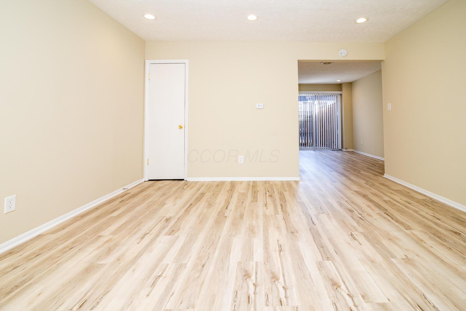 557 Simbury Street Property Photo 12