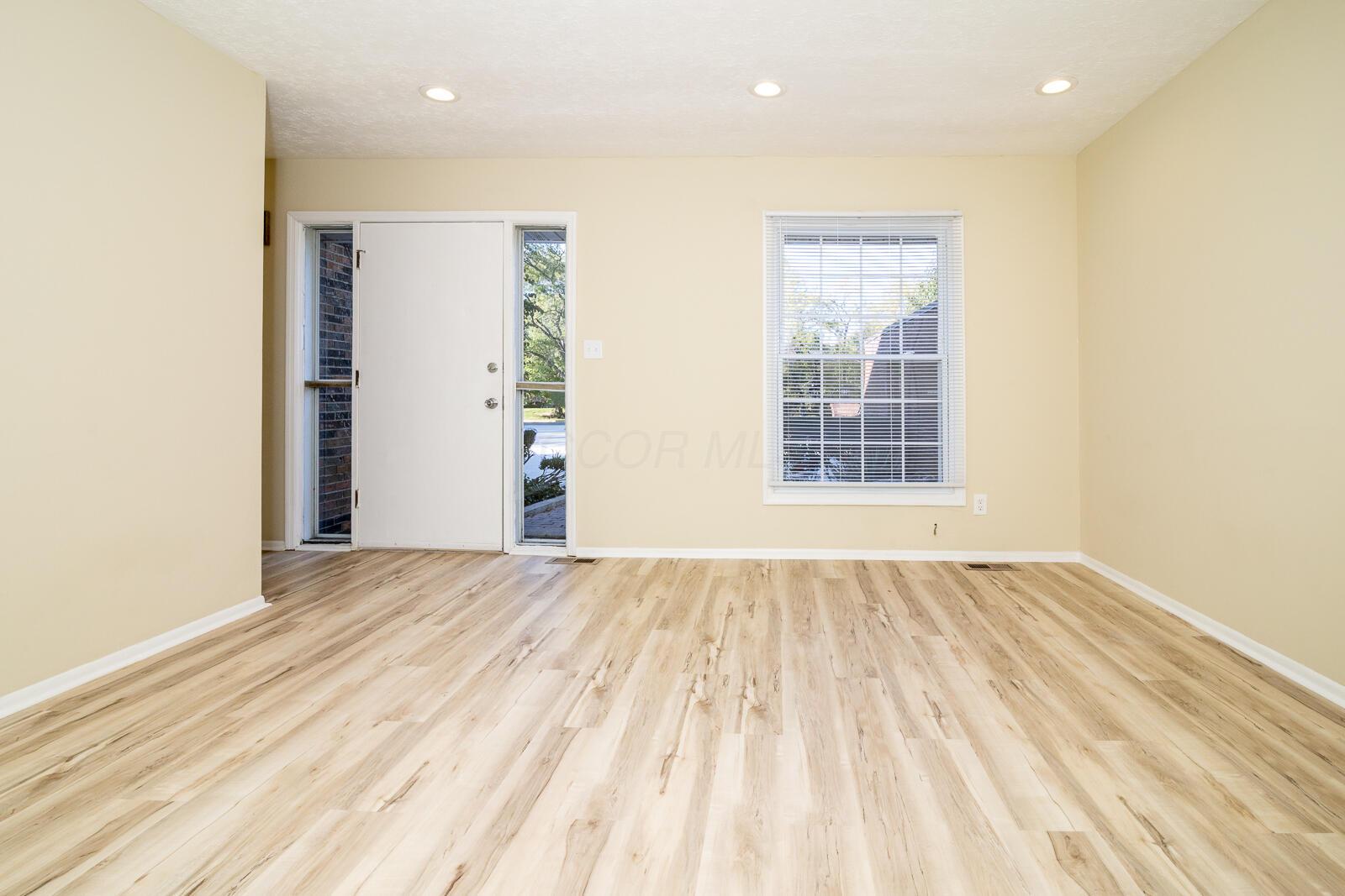 557 Simbury Street Property Photo 13