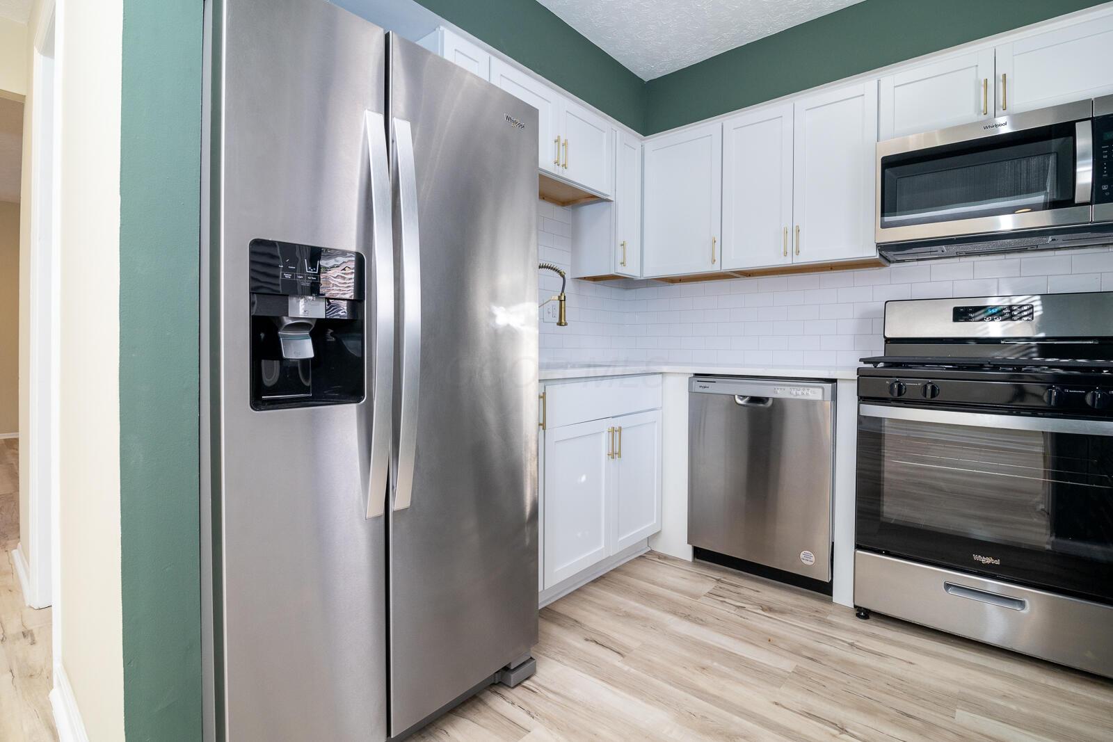 557 Simbury Street Property Photo 16