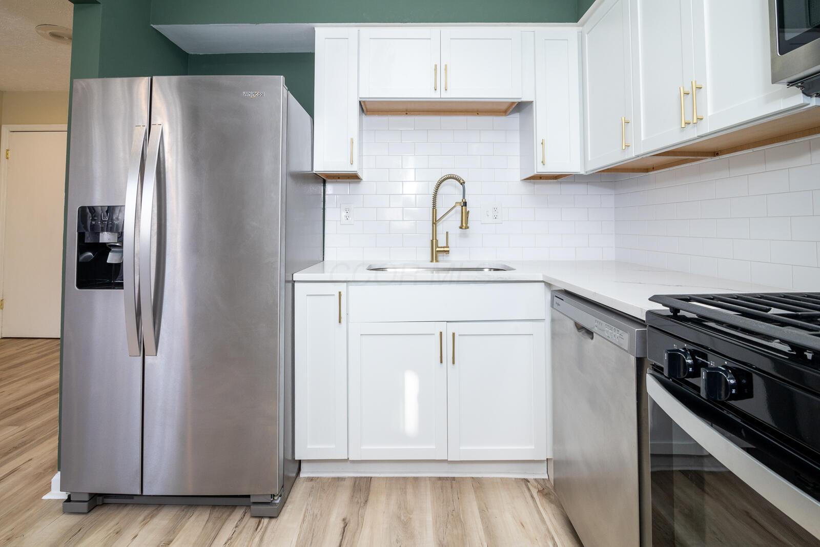 557 Simbury Street Property Photo 17