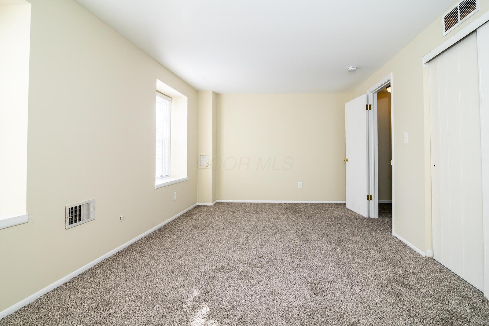 557 Simbury Street Property Photo 20