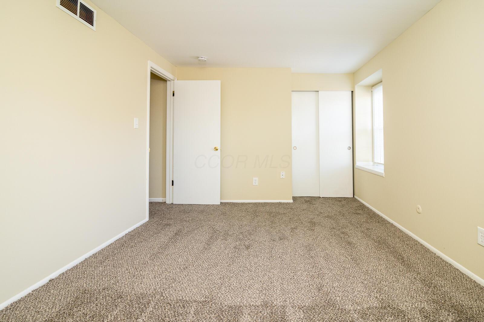 557 Simbury Street Property Photo 24