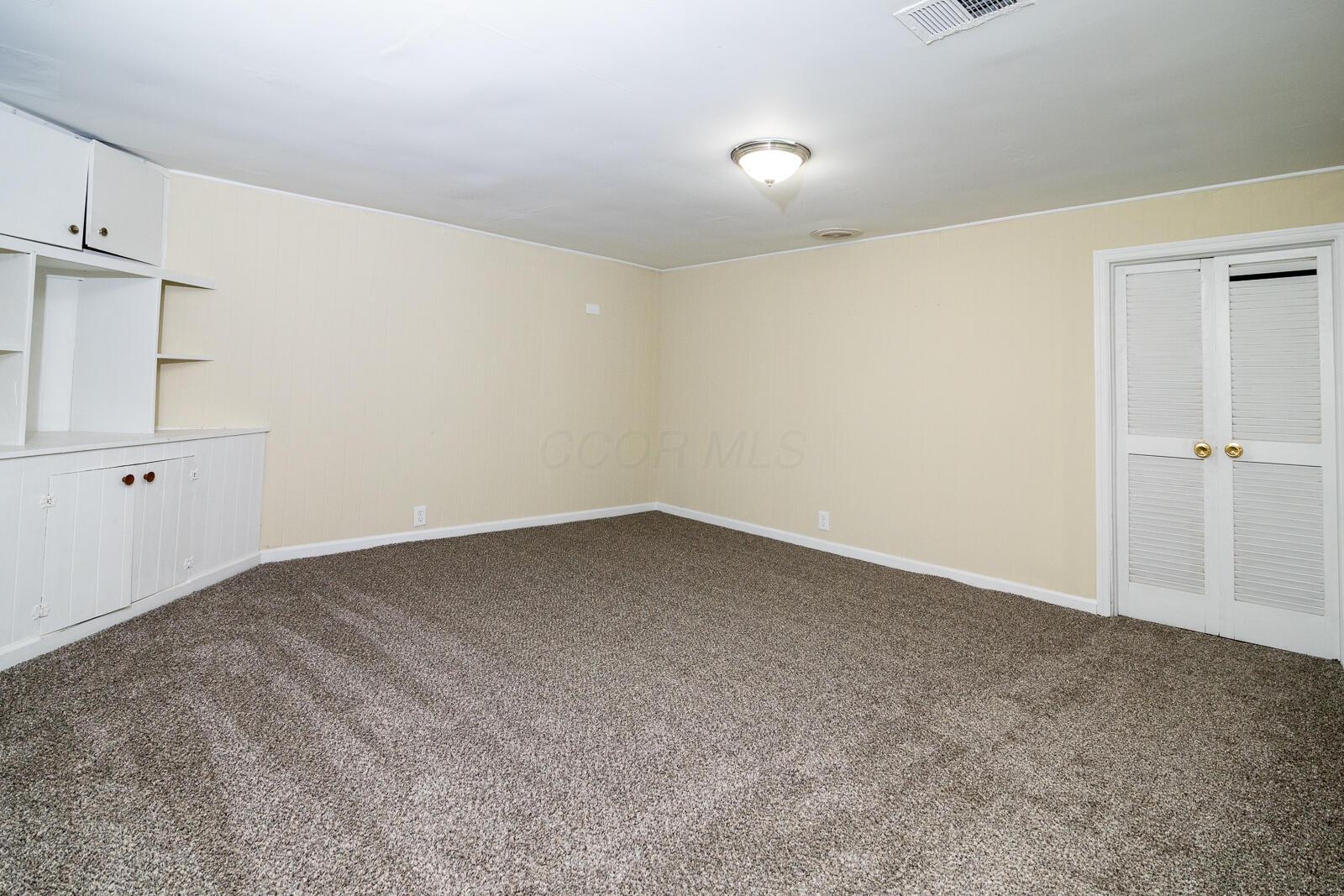 557 Simbury Street Property Photo 25
