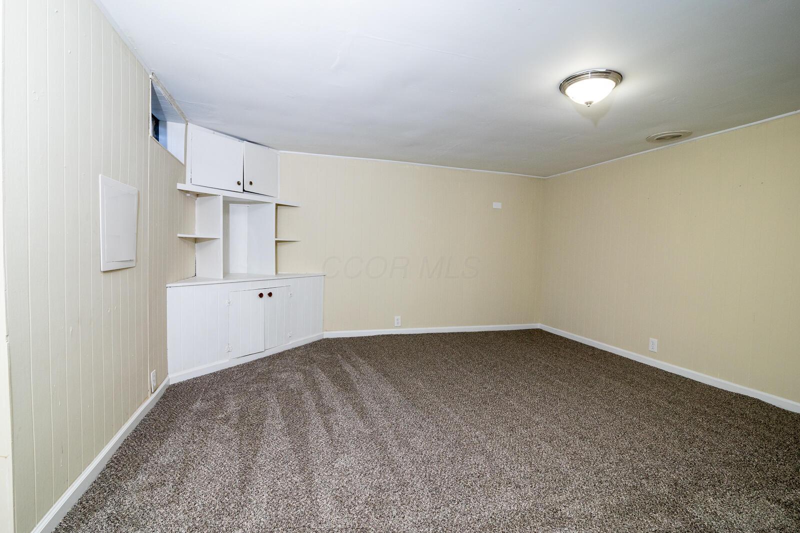 557 Simbury Street Property Photo 26
