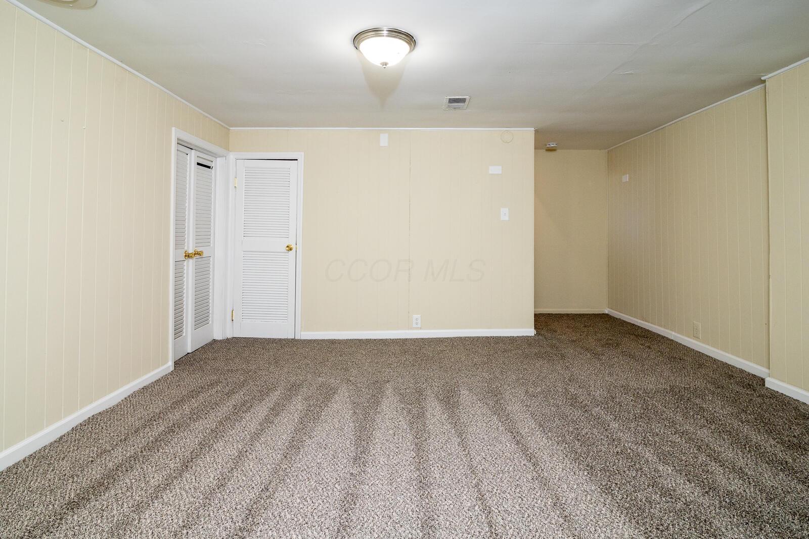 557 Simbury Street Property Photo 28