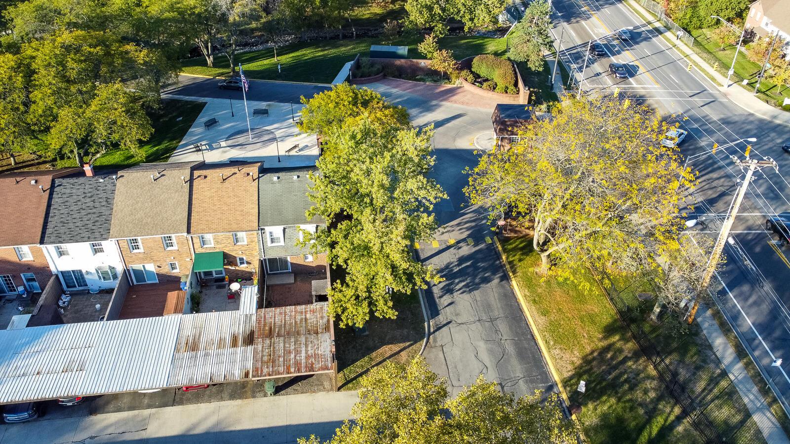 557 Simbury Street Property Photo 40