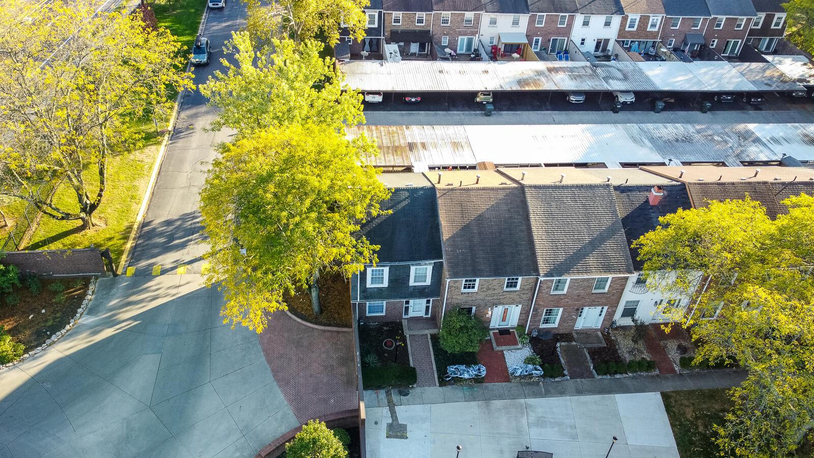 557 Simbury Street Property Photo 42
