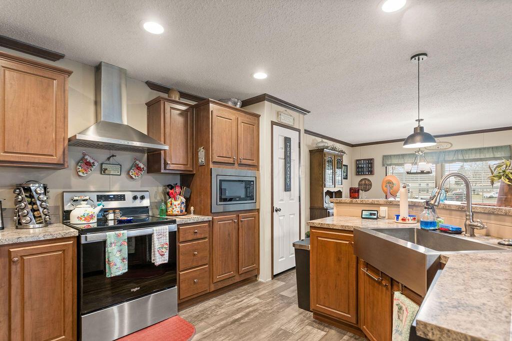 166 Villa Drive Property Photo 1