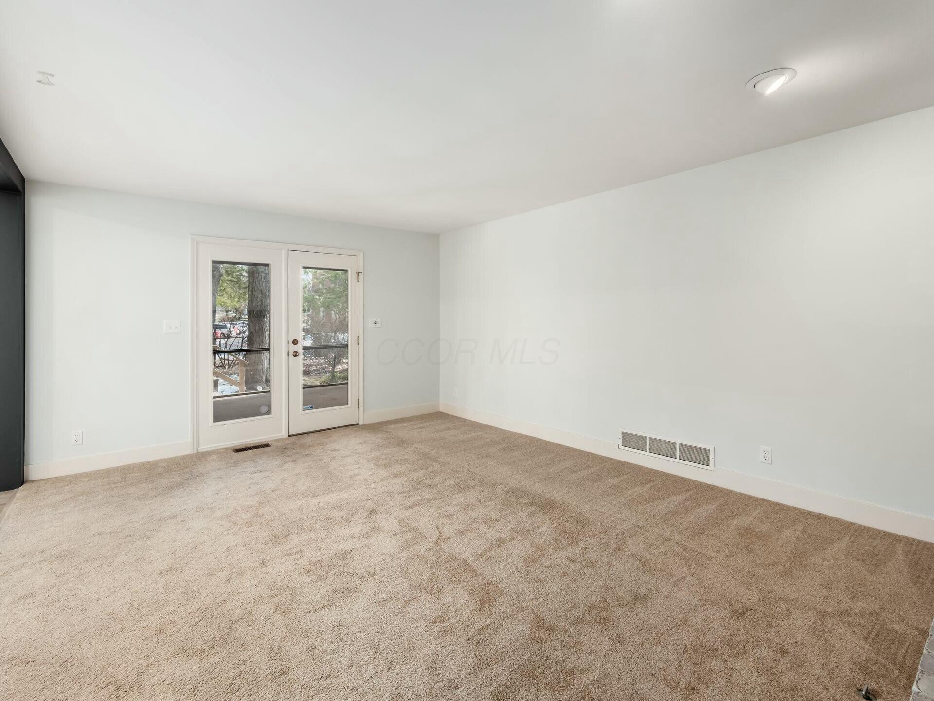 6660 Hayhurst Street Property Photo 5