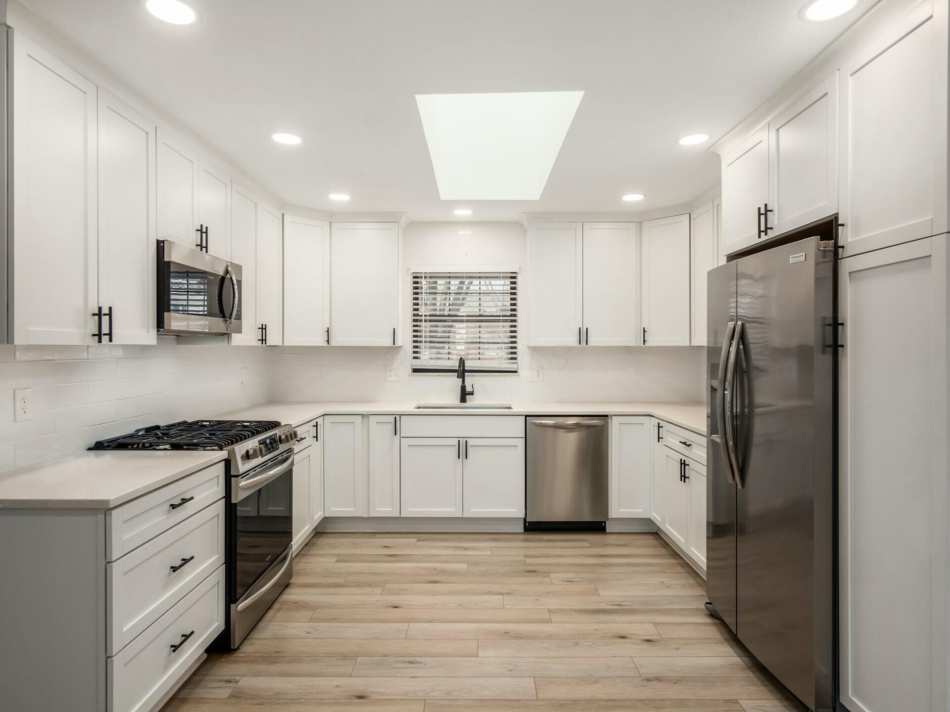 6660 Hayhurst Street Property Photo 10