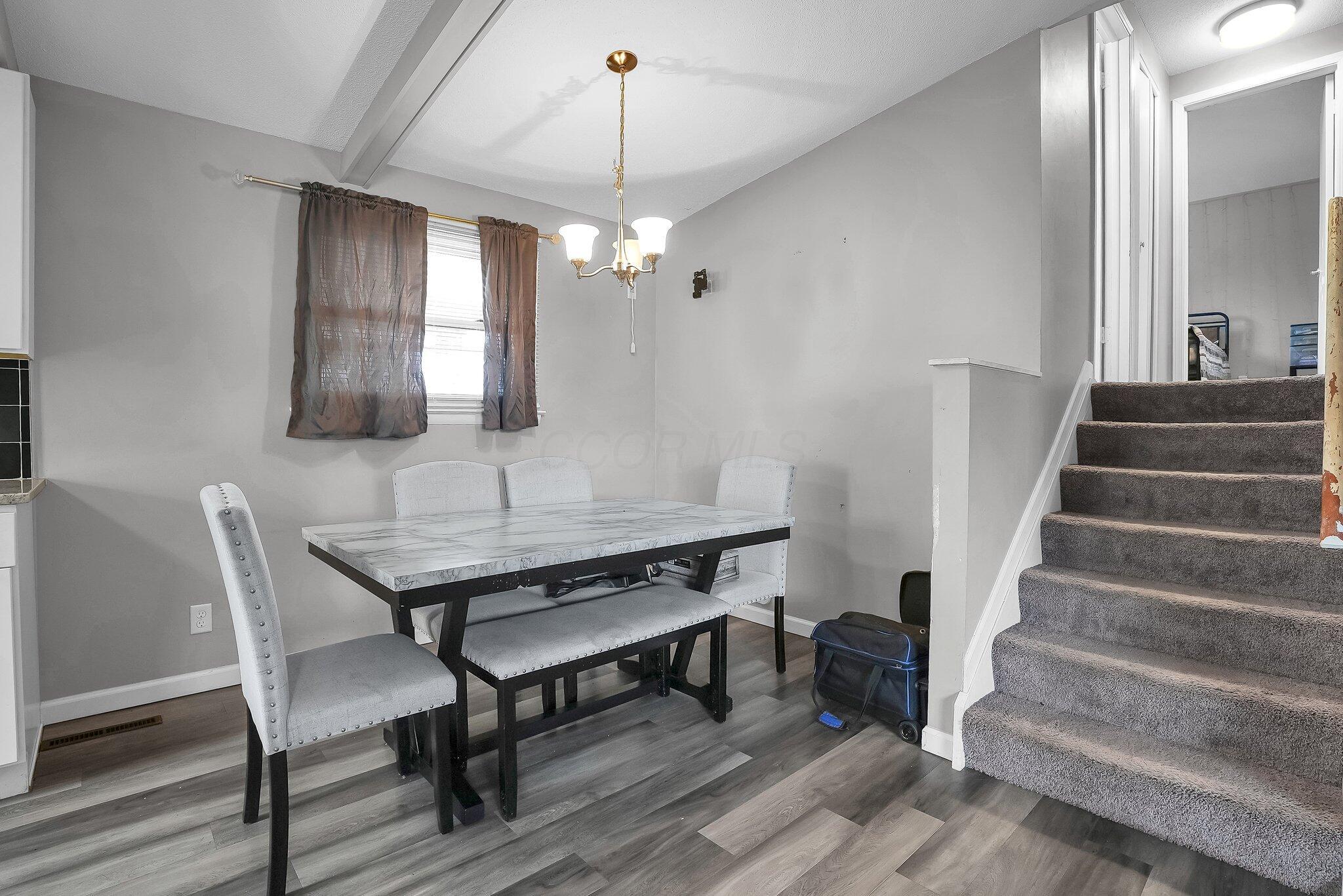 2447 Maybury Road Property Photo 8