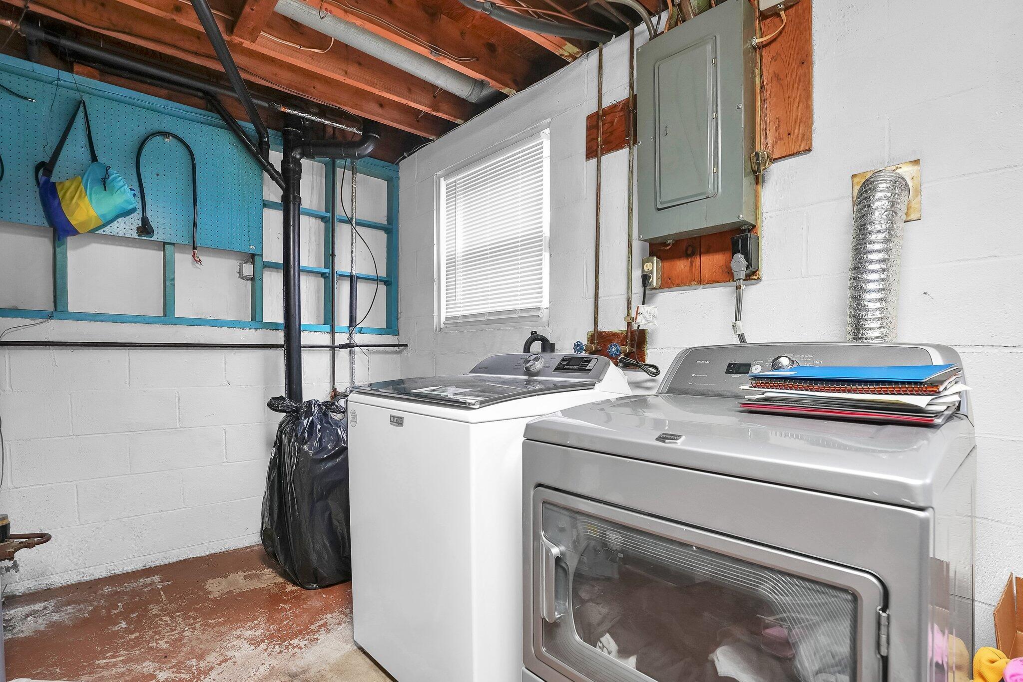 2447 Maybury Road Property Photo 22