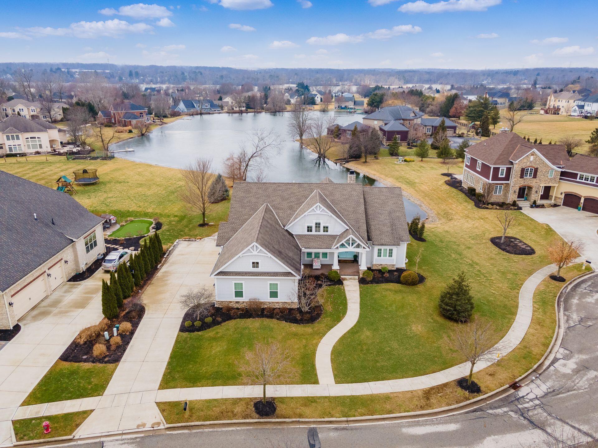 9262 Deer Path Court Property Photo 3