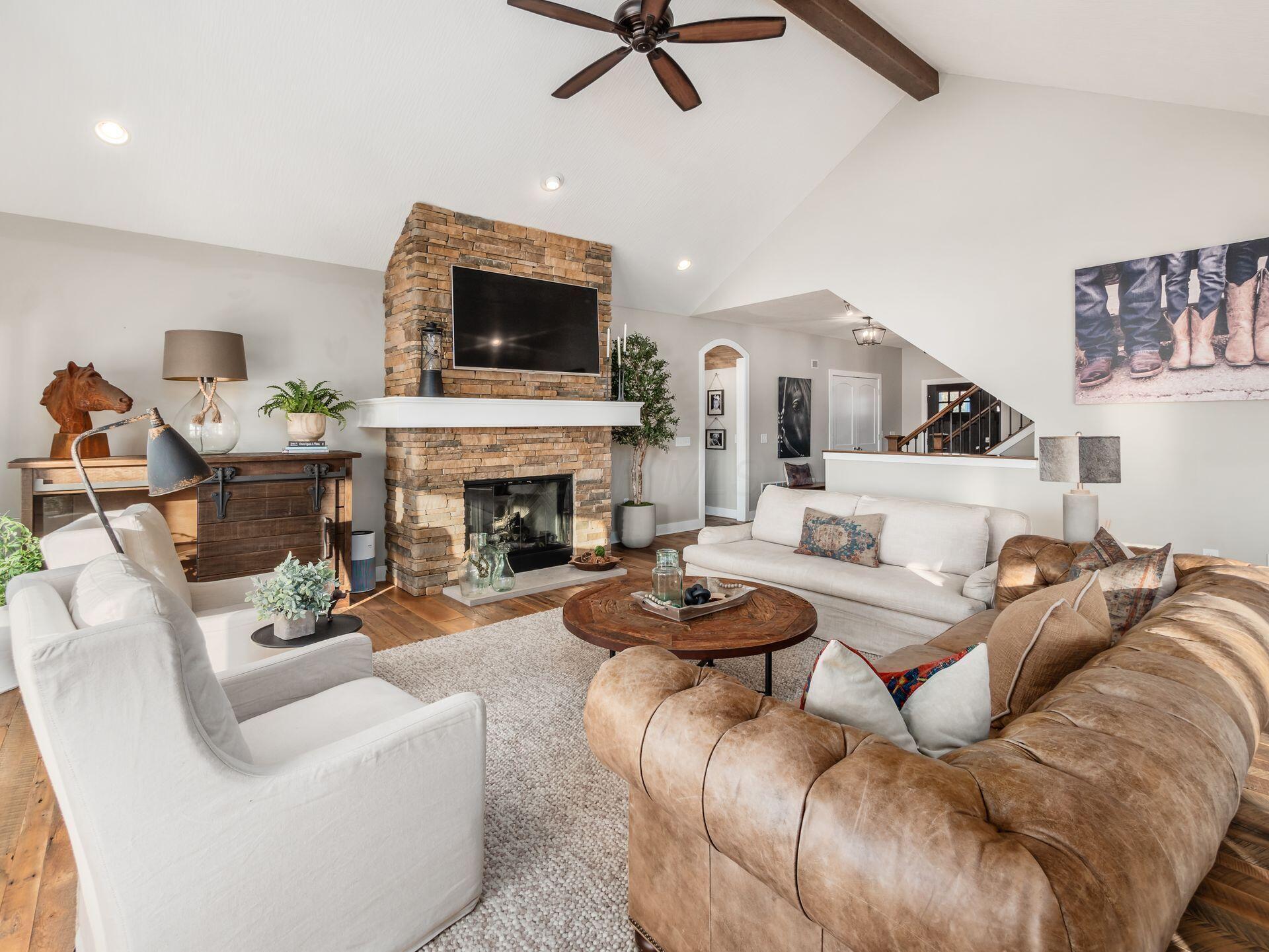 9262 Deer Path Court Property Photo 7