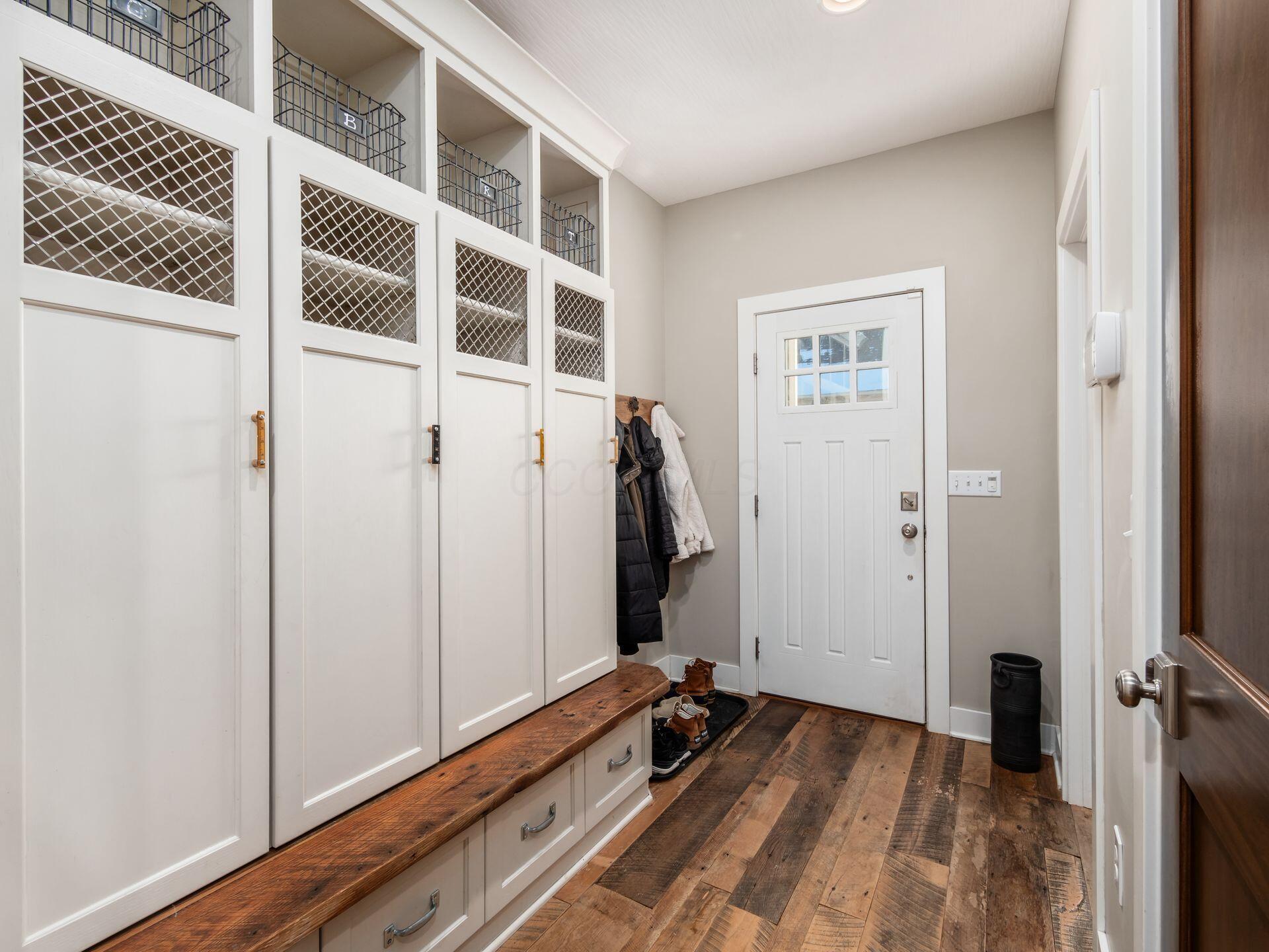 9262 Deer Path Court Property Photo 11