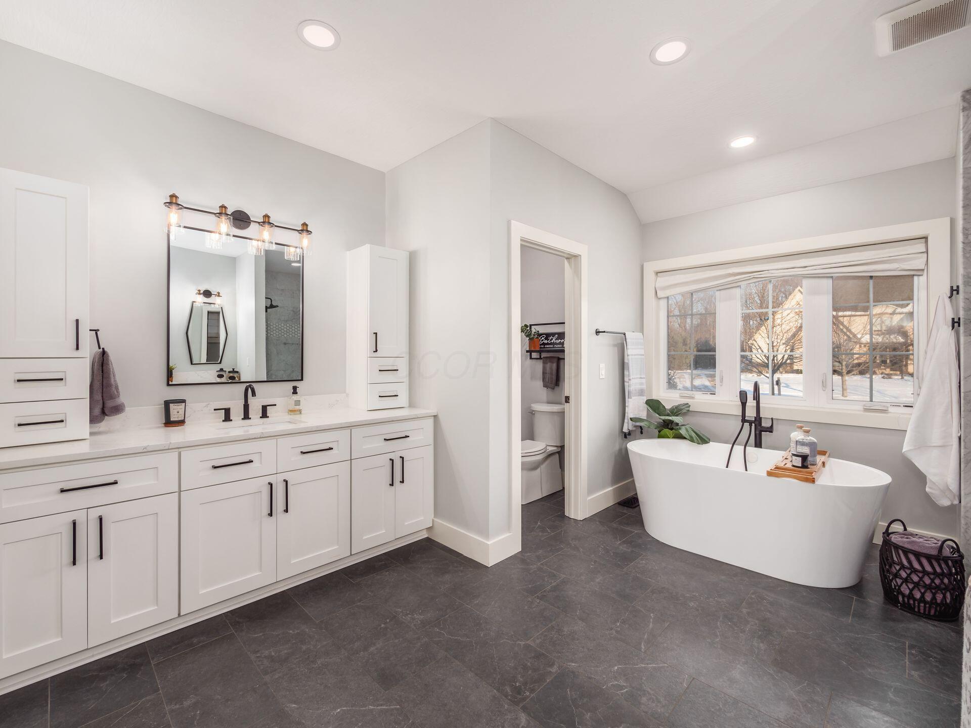 9262 Deer Path Court Property Photo 13