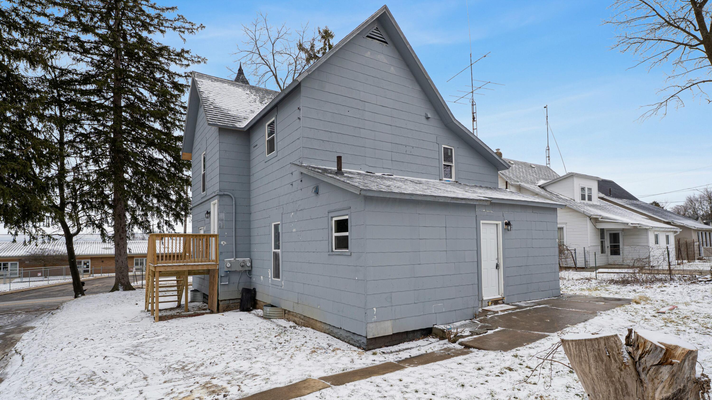 248 Hedges Street Property Photo 6