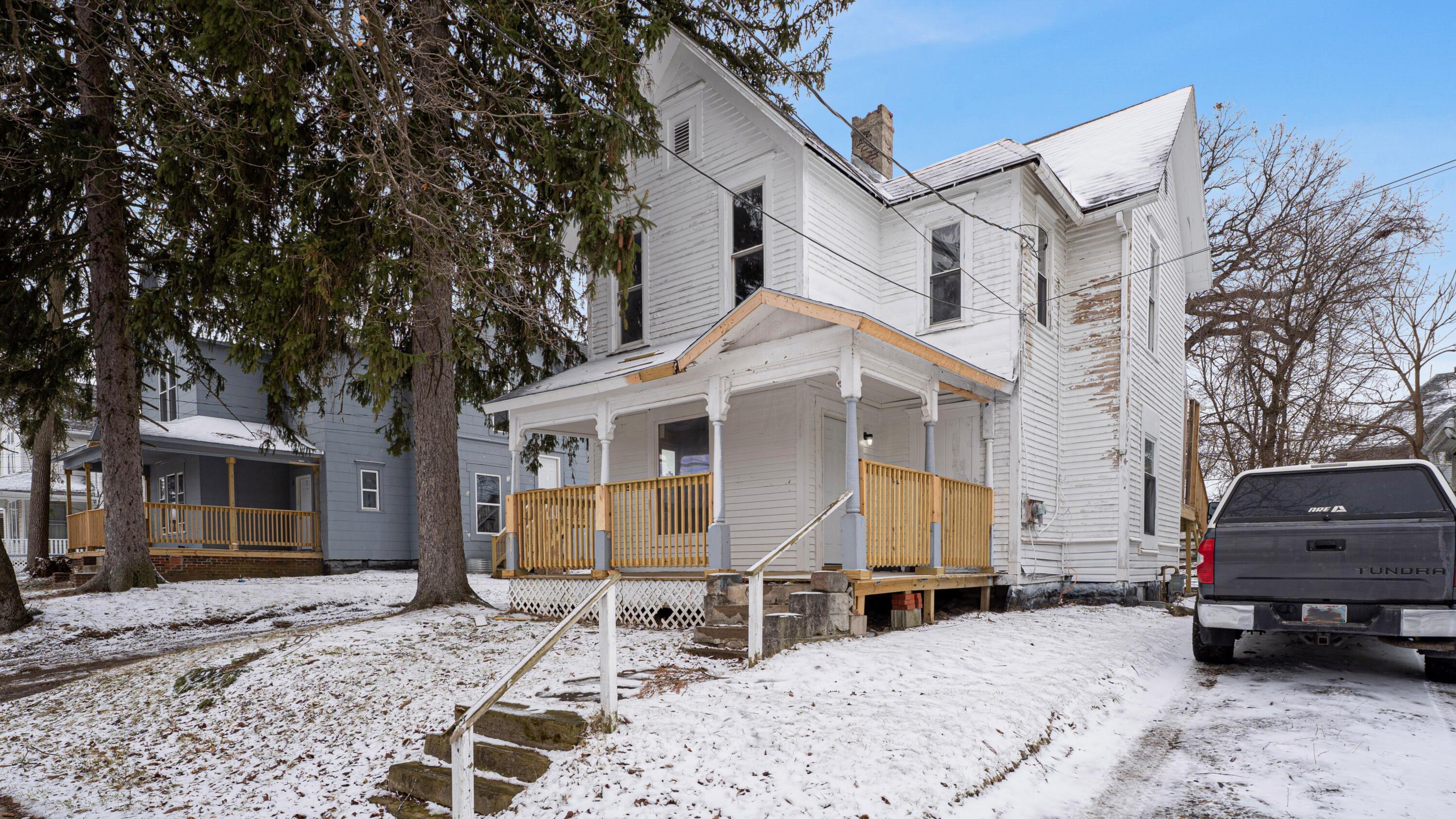 244 Hedges Street Property Photo 1