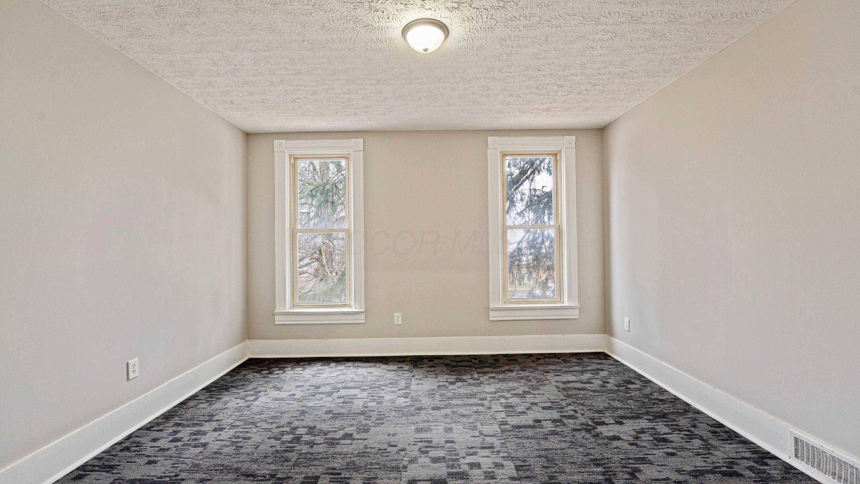 244 Hedges Street Property Photo 8