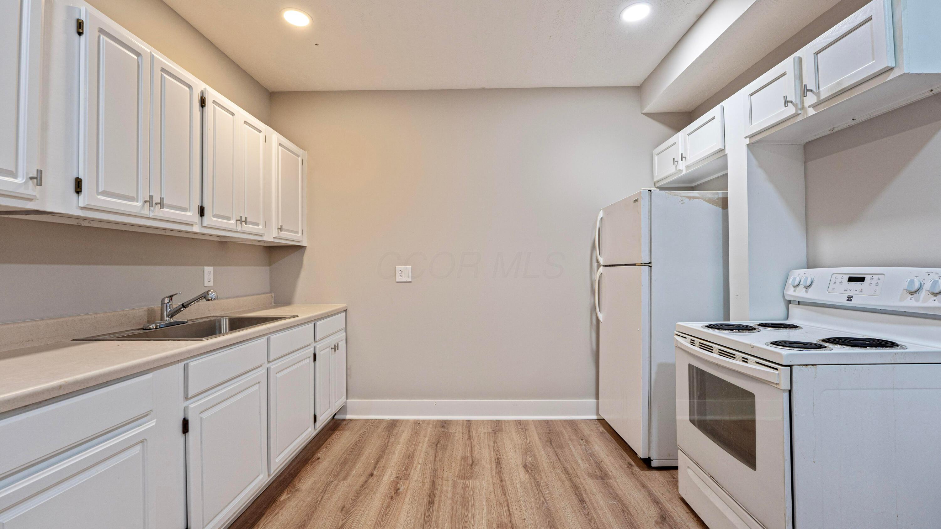 244 Hedges Street Property Photo 23