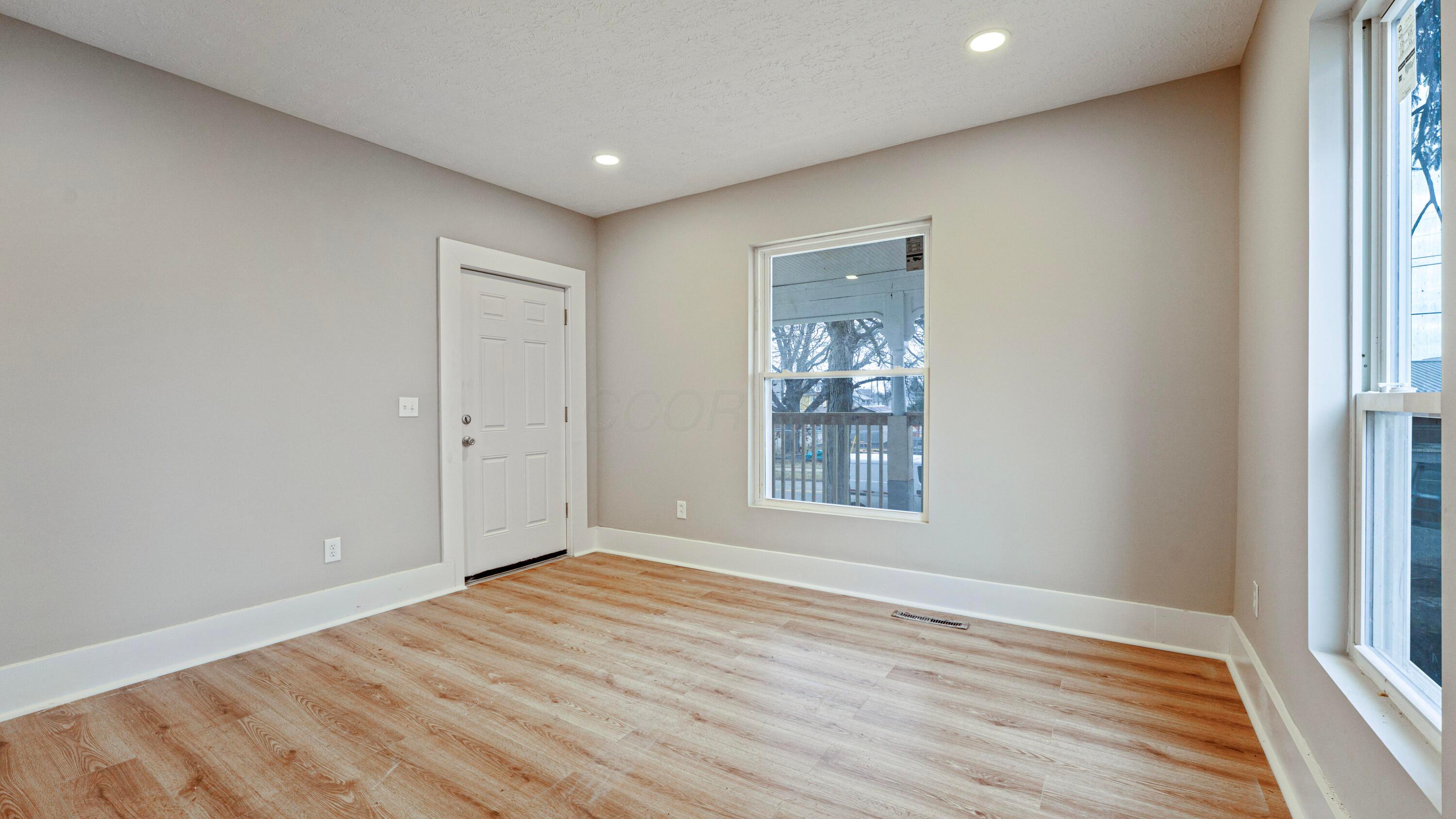 244 Hedges Street Property Photo 25