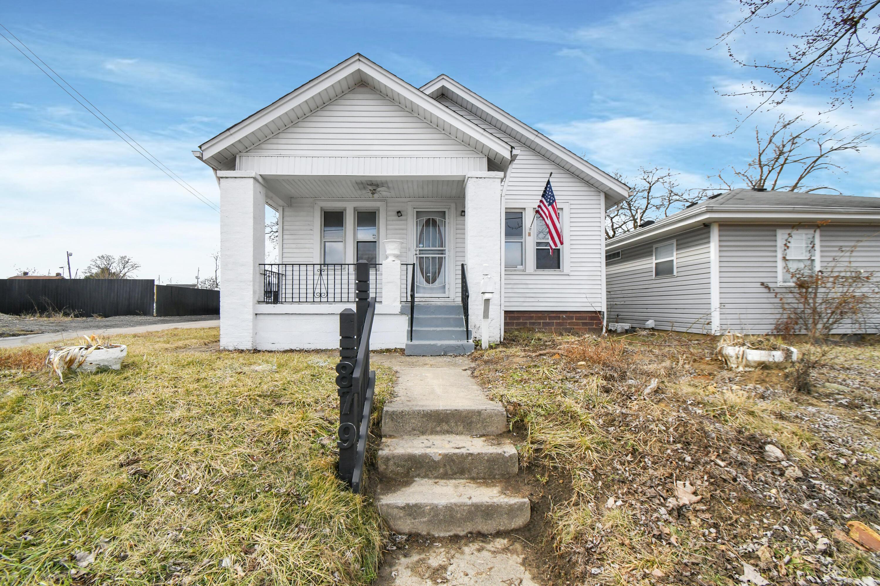 879 Mansfield Avenue Property Photo