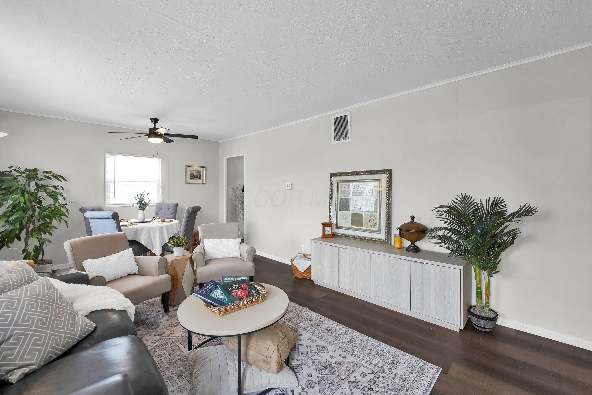 156 S Hampton Road Property Photo 3