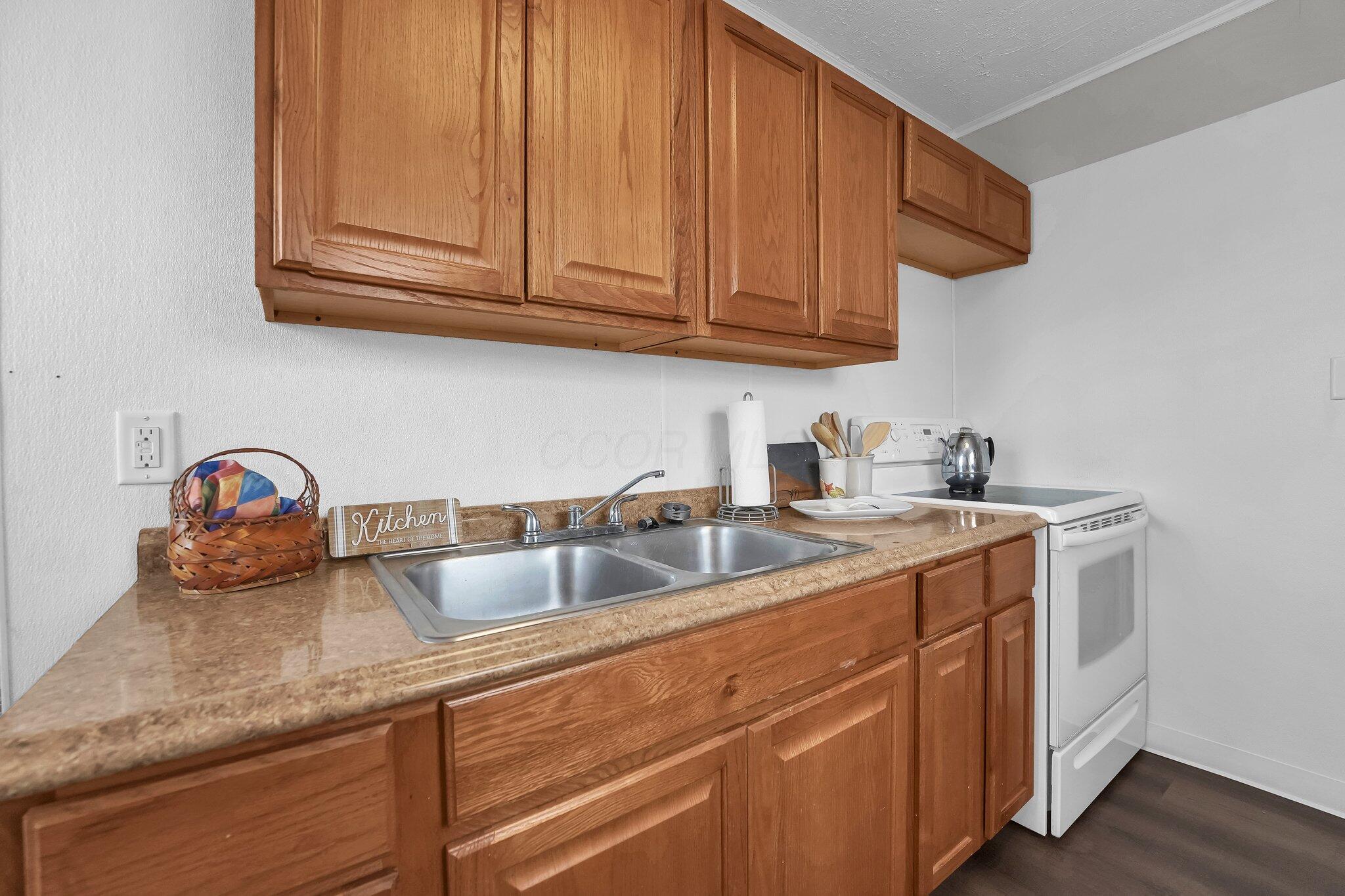 156 S Hampton Road Property Photo 6