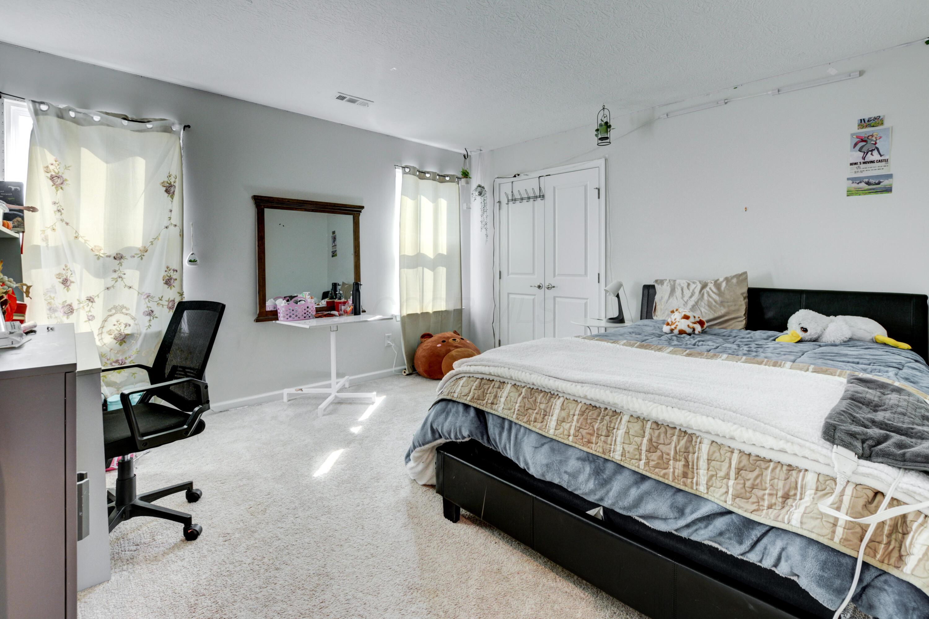 406 Crownover Way Property Photo 28
