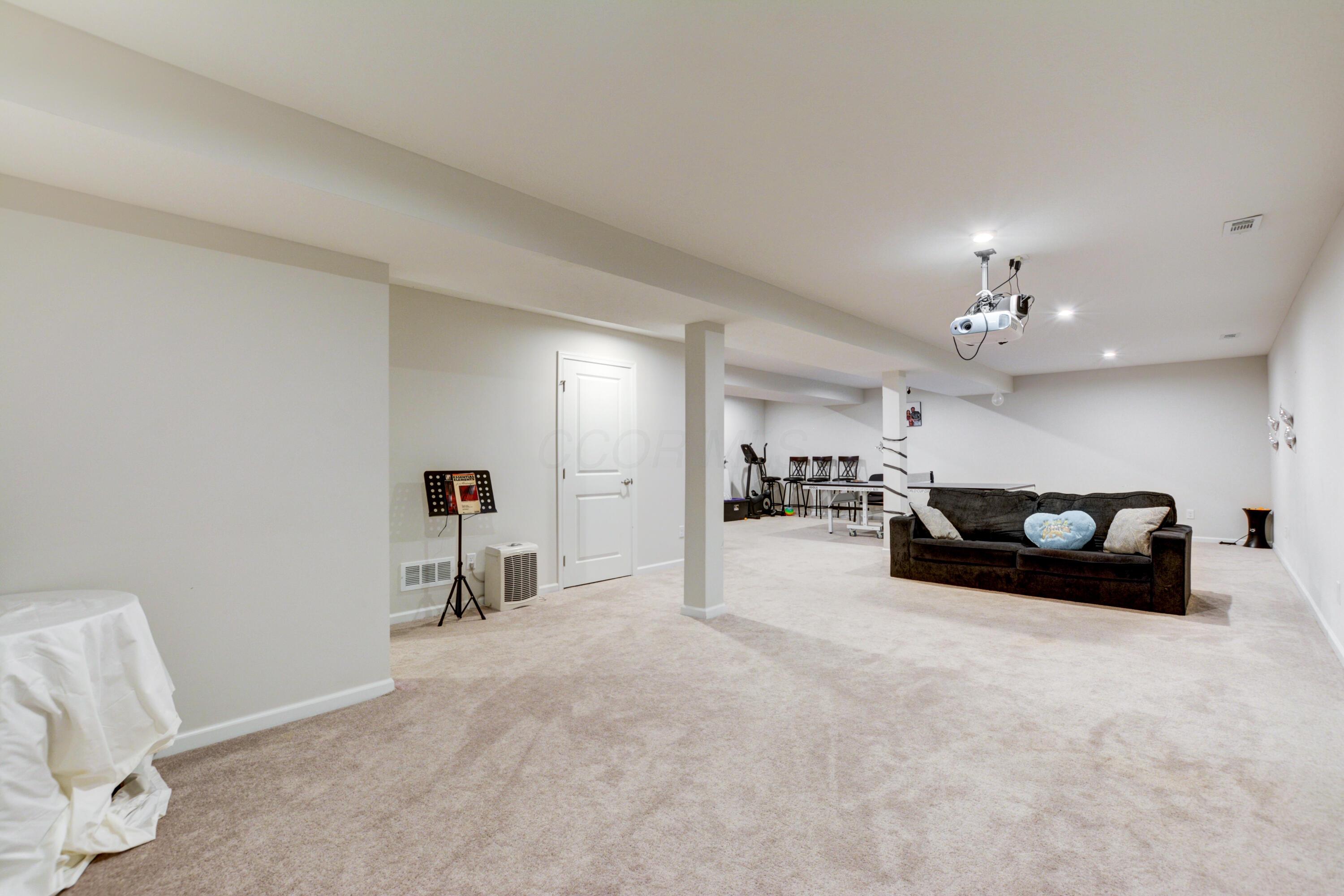 406 Crownover Way Property Photo 35