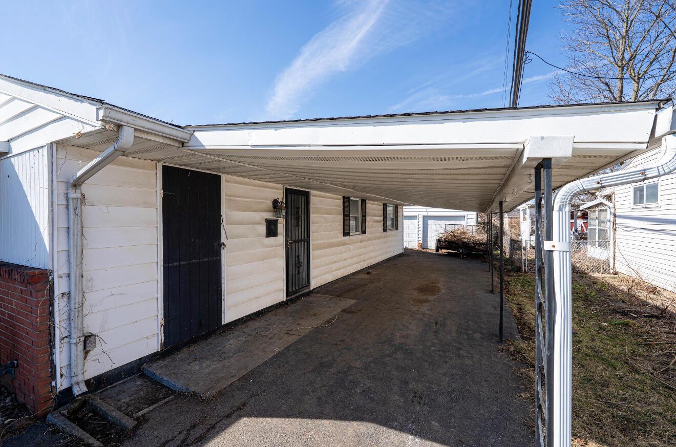 2905 Hillgate Road Property Photo 27