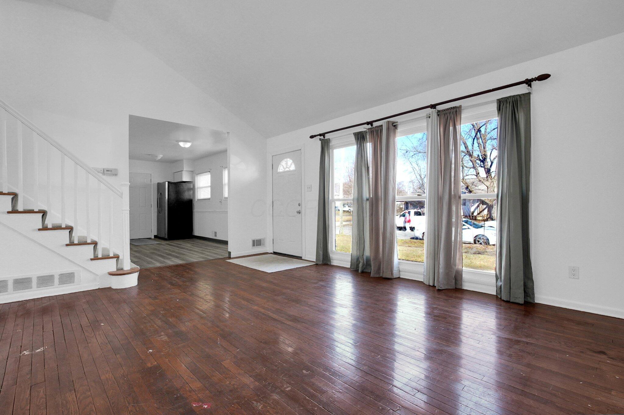 4839 Betsy Drive Property Photo 5