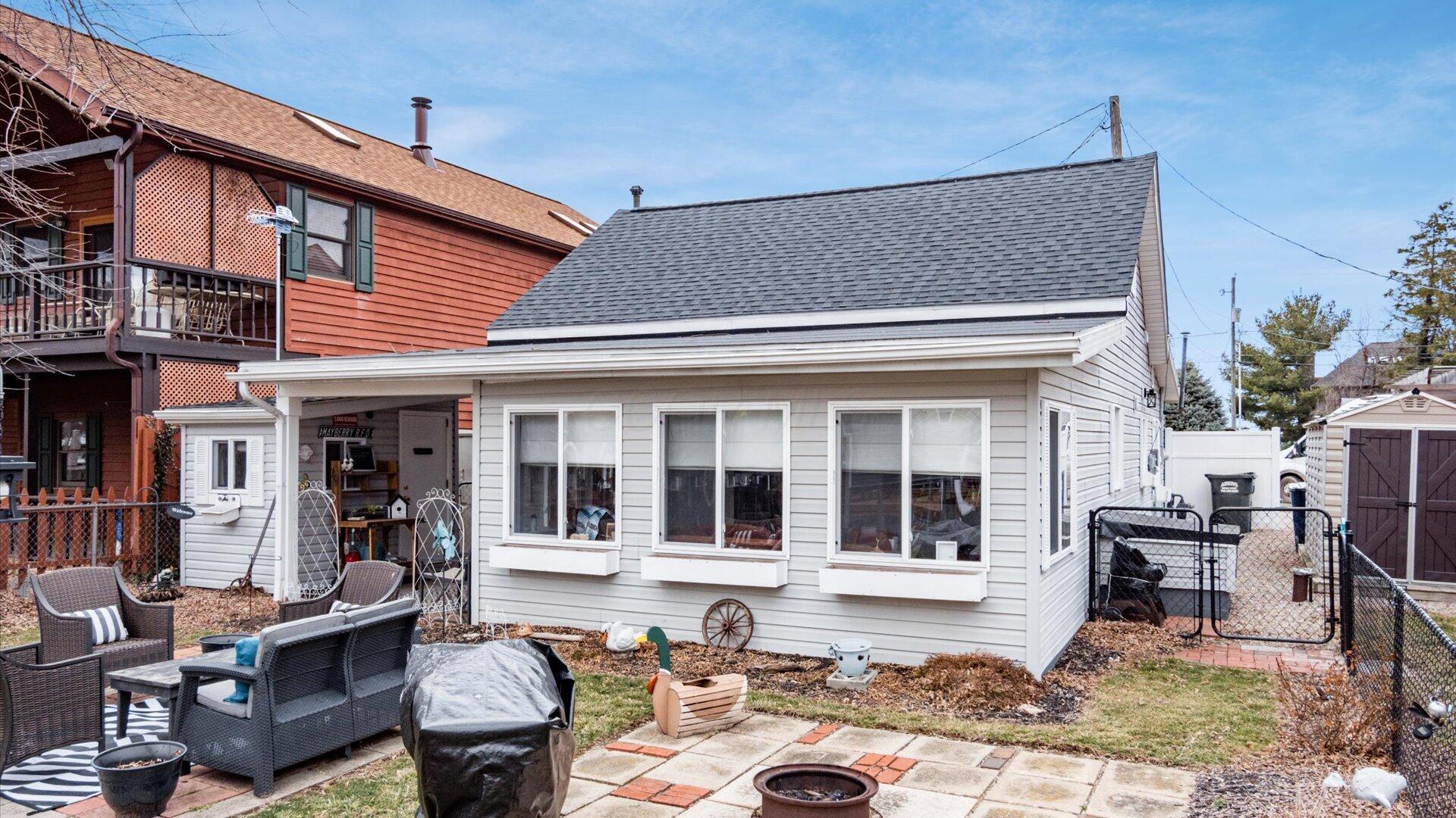 4939 Buckeye Avenue Ne Property Photo 1