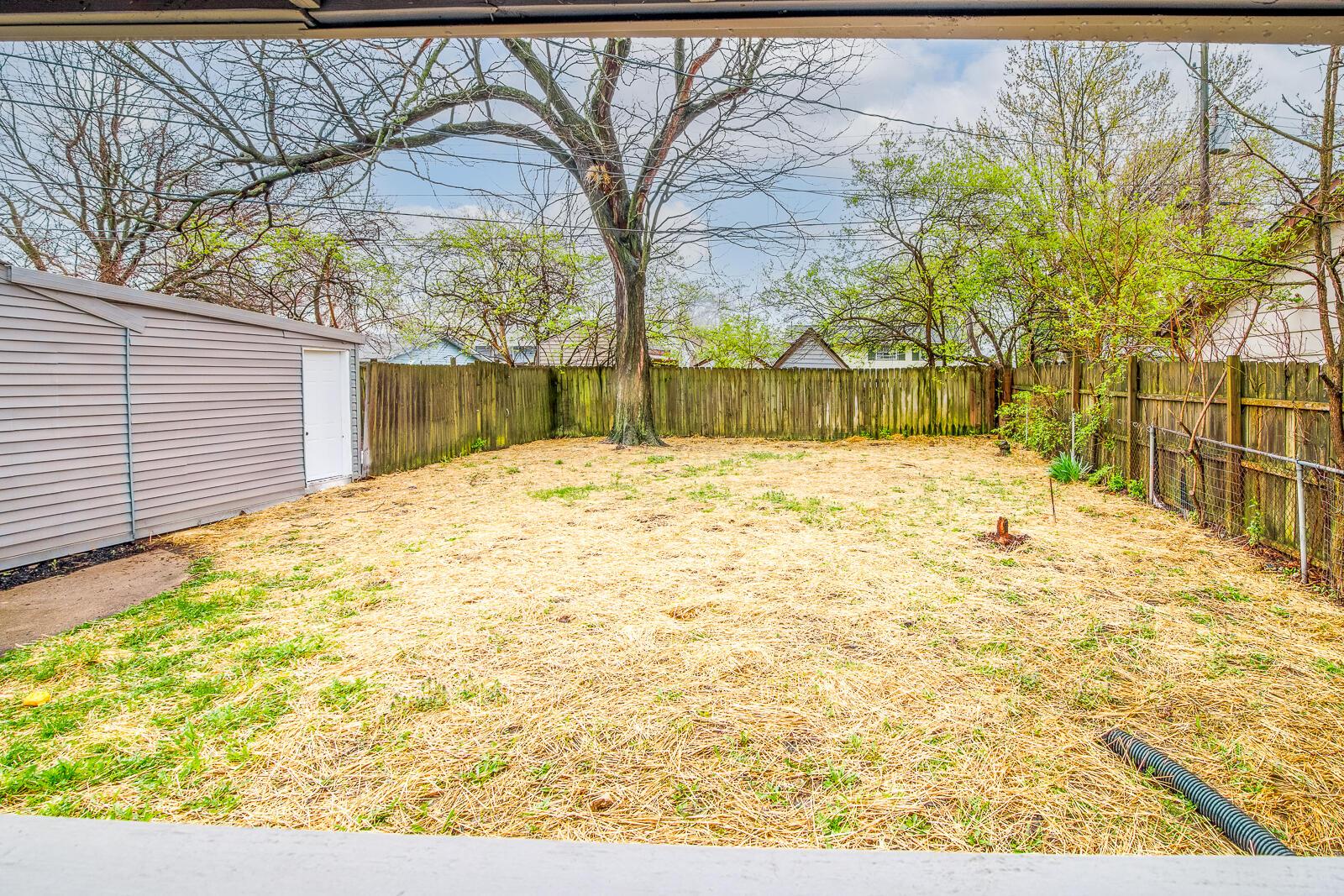 1367 Whitby Square S Property Photo 6