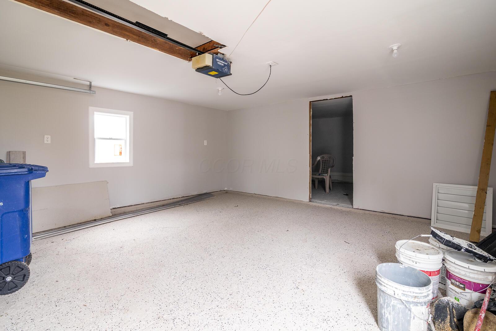 1367 Whitby Square S Property Photo 9