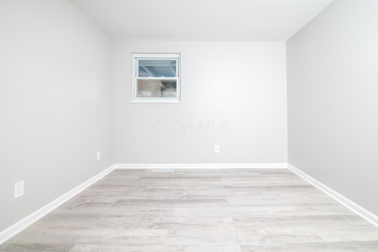1367 Whitby Square S Property Photo 20