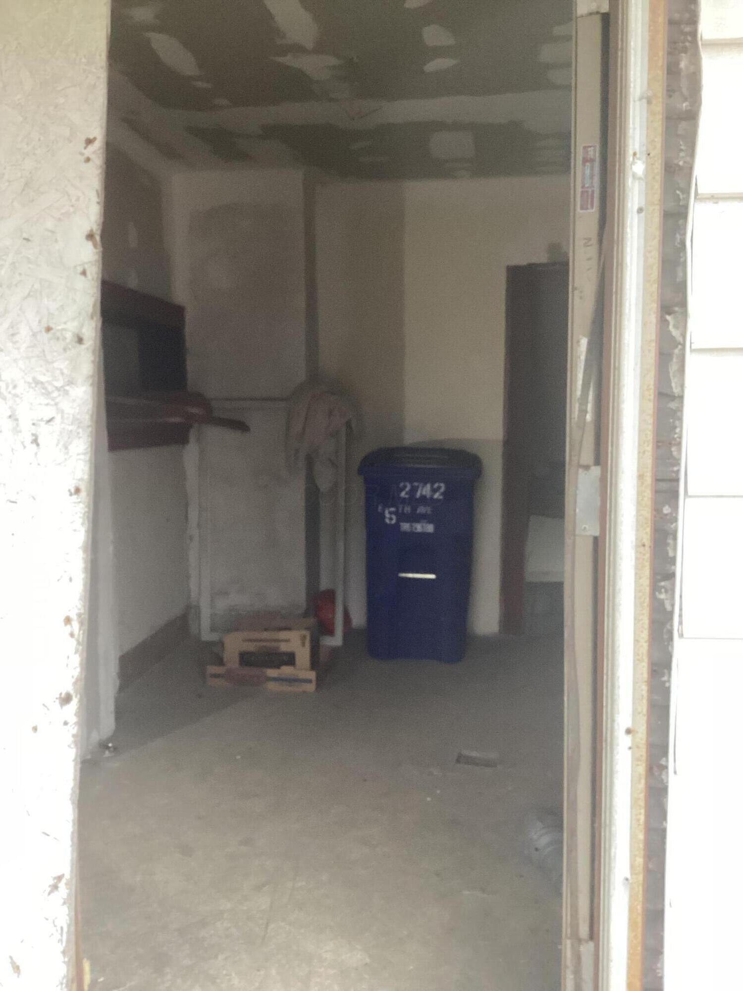 2742 E 5th Avenue Property Photo 2