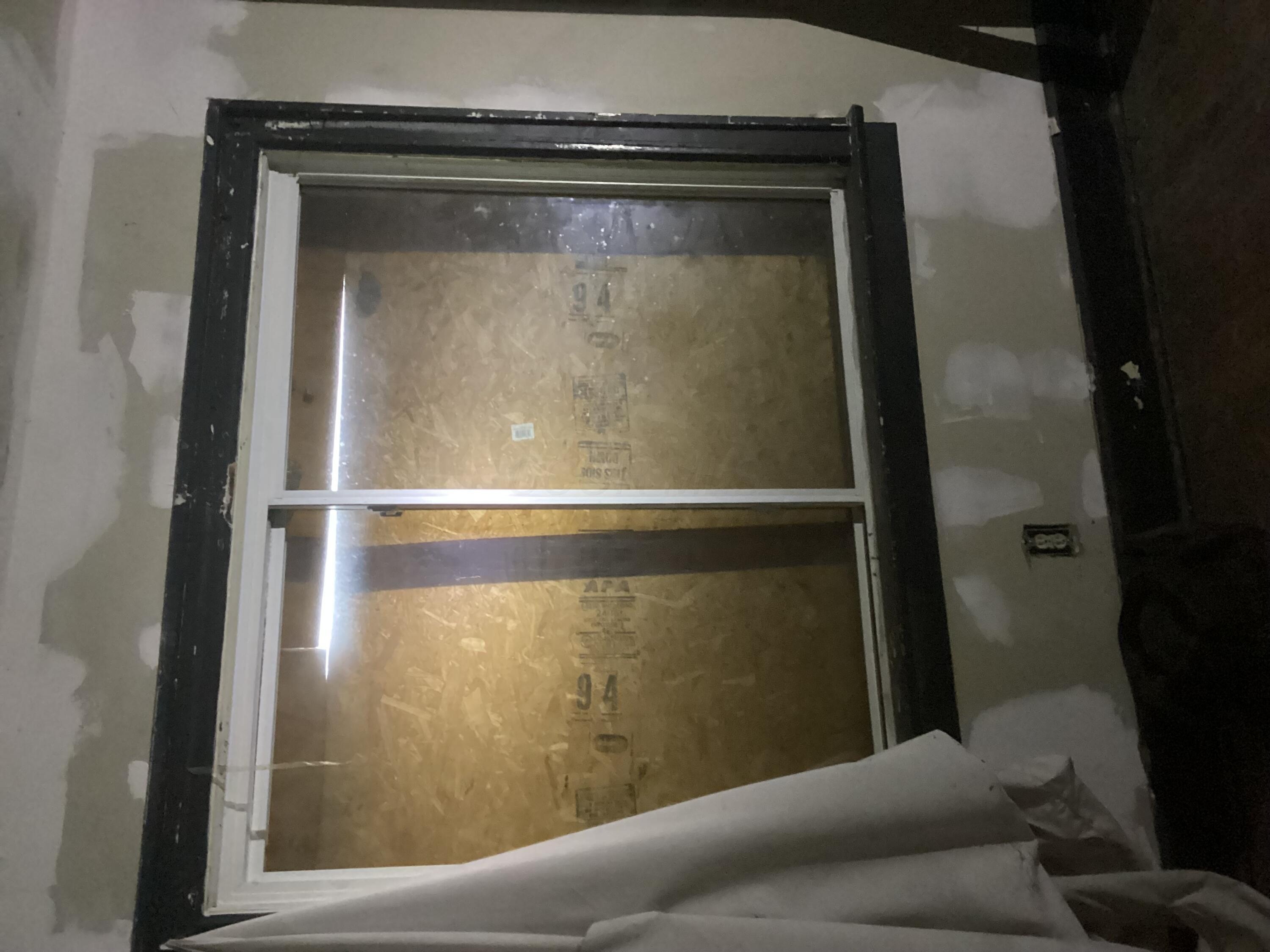 2742 E 5th Avenue Property Photo 4