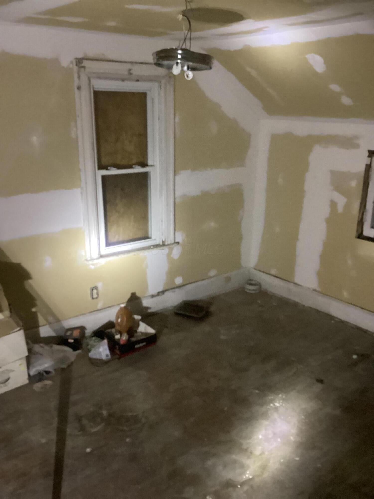 2742 E 5th Avenue Property Photo 9